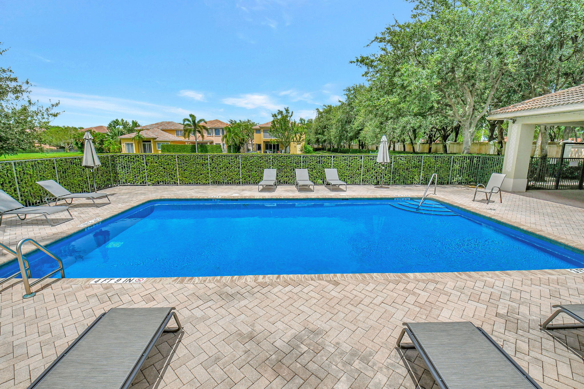 10247 Isle Wynd Court Property Photo 20