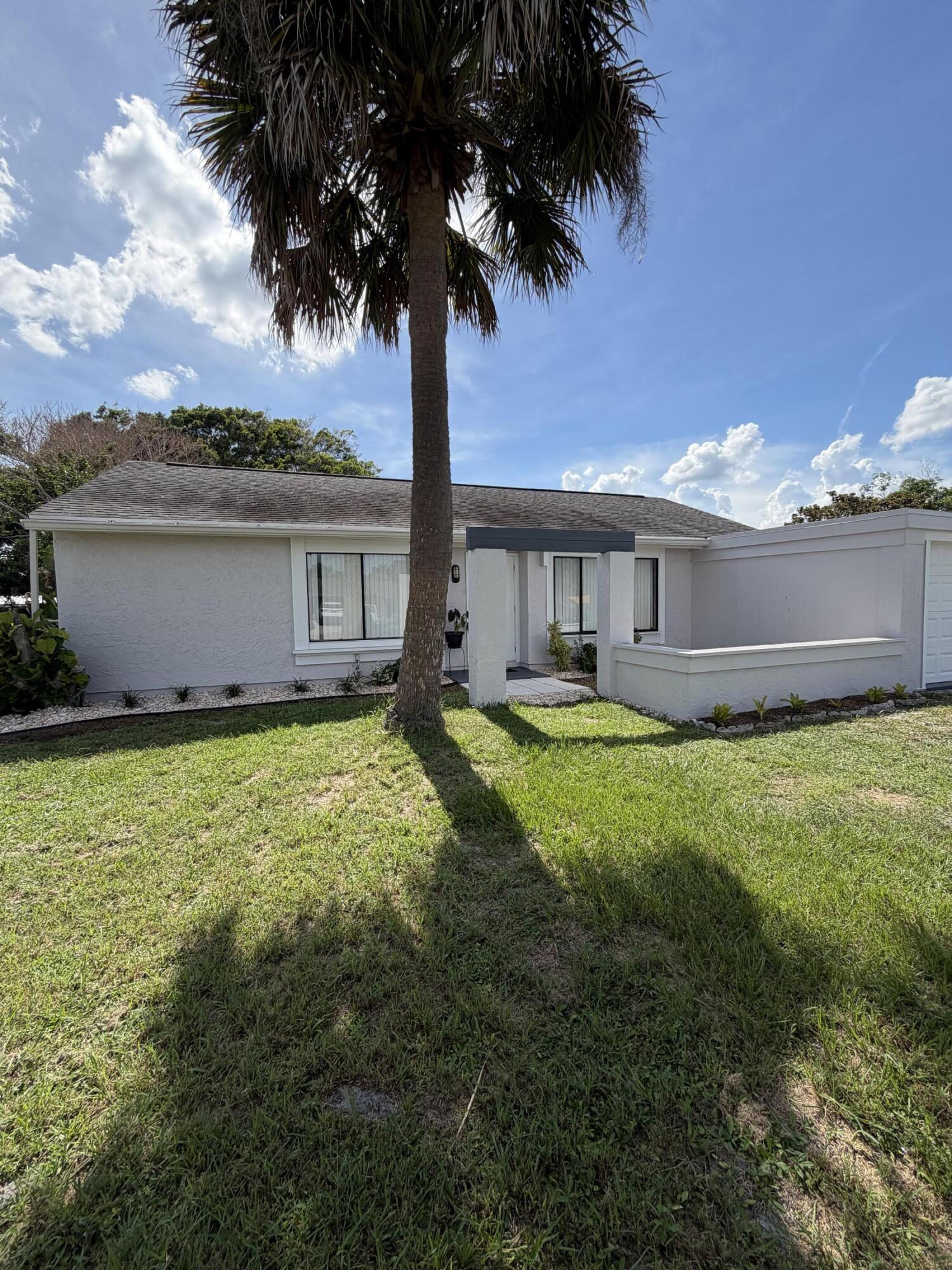 1812 Se Elkhart Terrace Property Photo 1