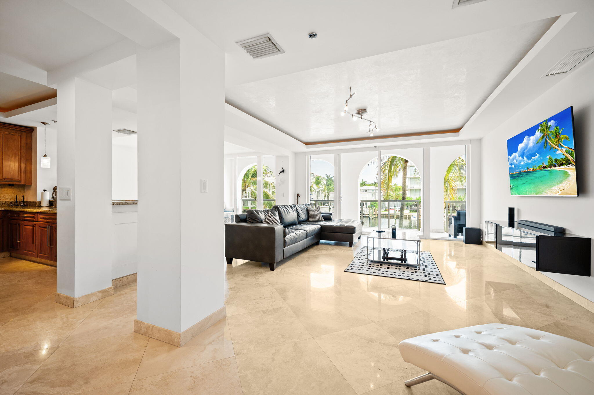 48 Hendricks Isle 2 A-a Property Photo 5