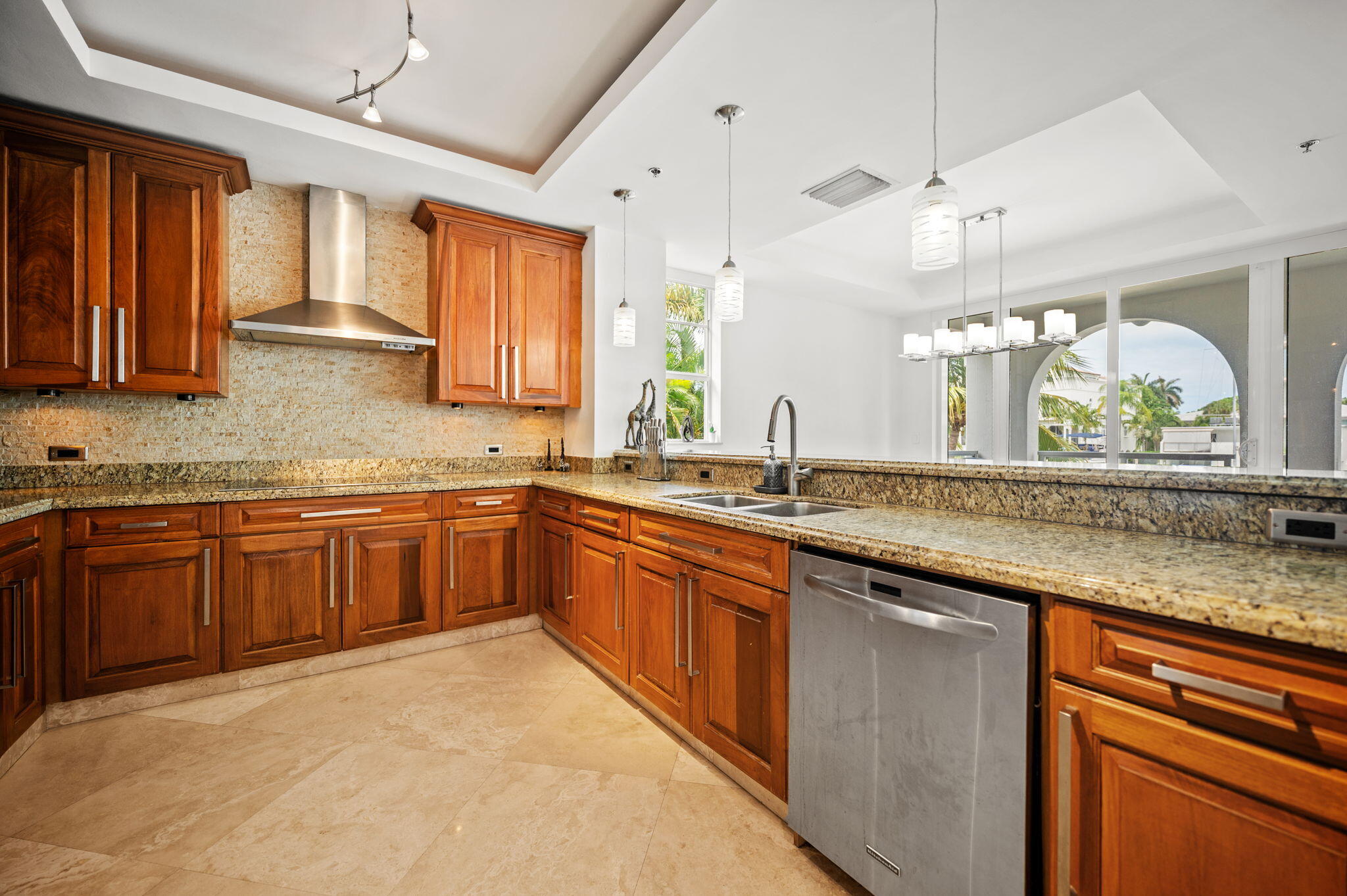 48 Hendricks Isle 2 A-a Property Photo 14