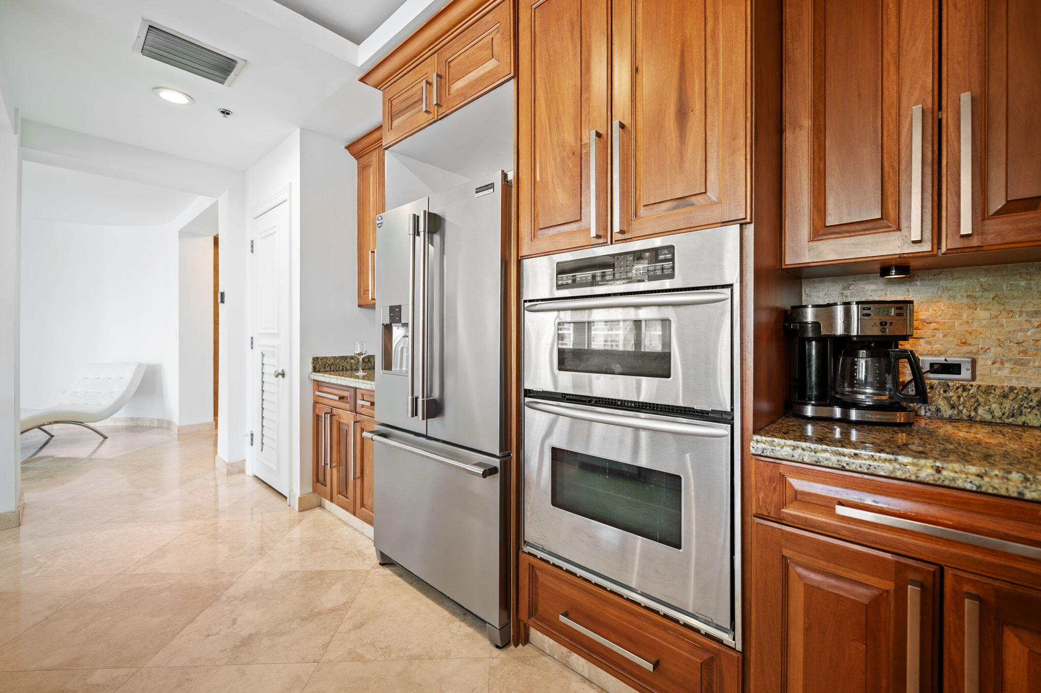 48 Hendricks Isle 2 A-a Property Photo 15