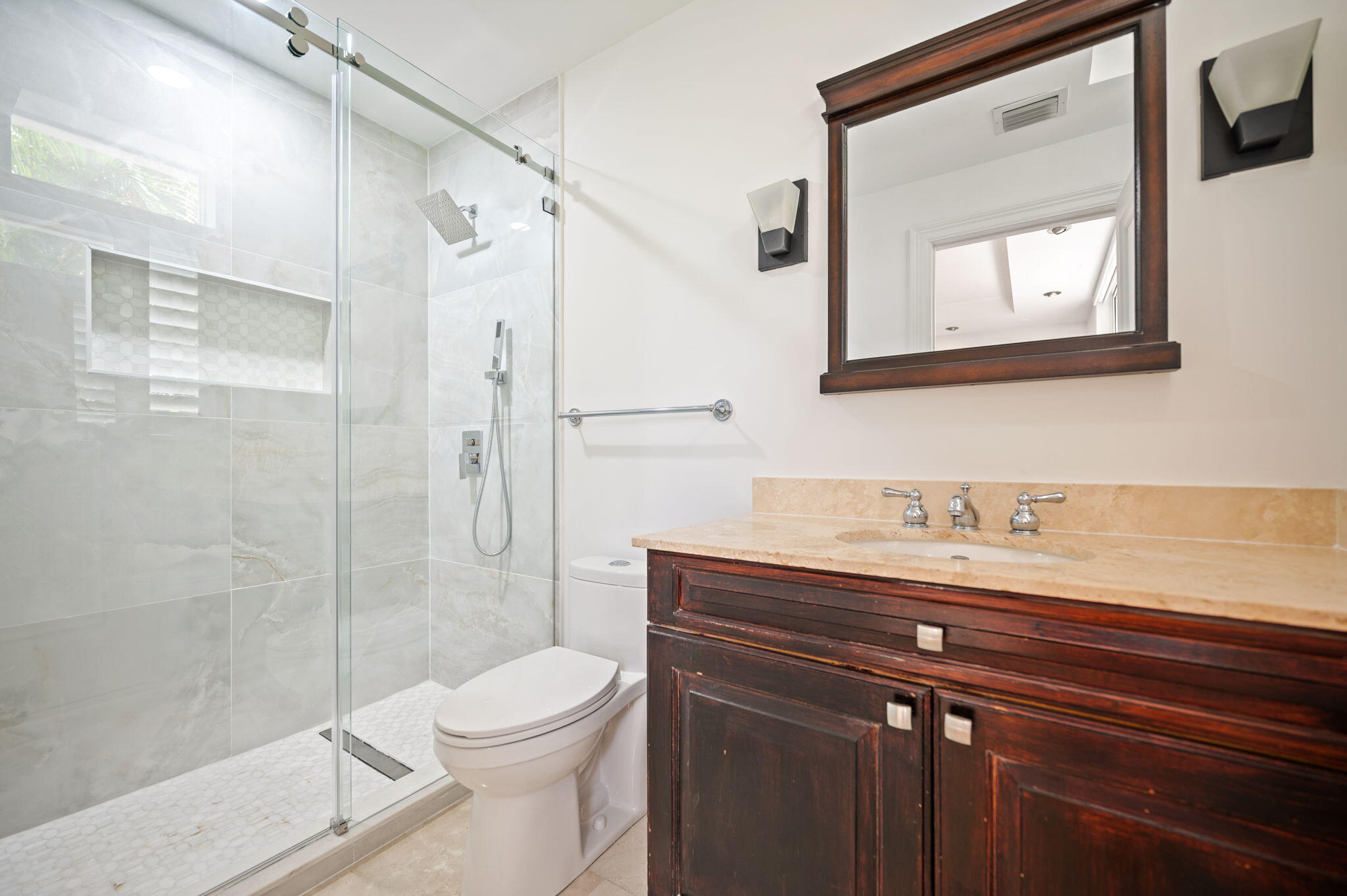 48 Hendricks Isle 2 A-a Property Photo 23