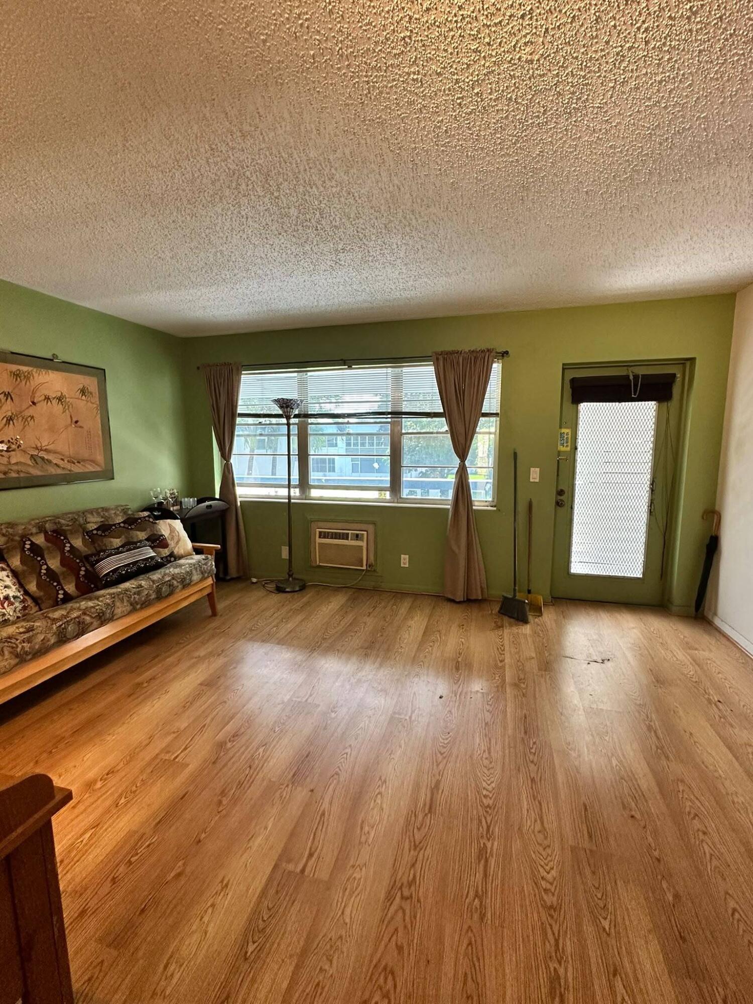 171 Markham H 171 Property Photo 1