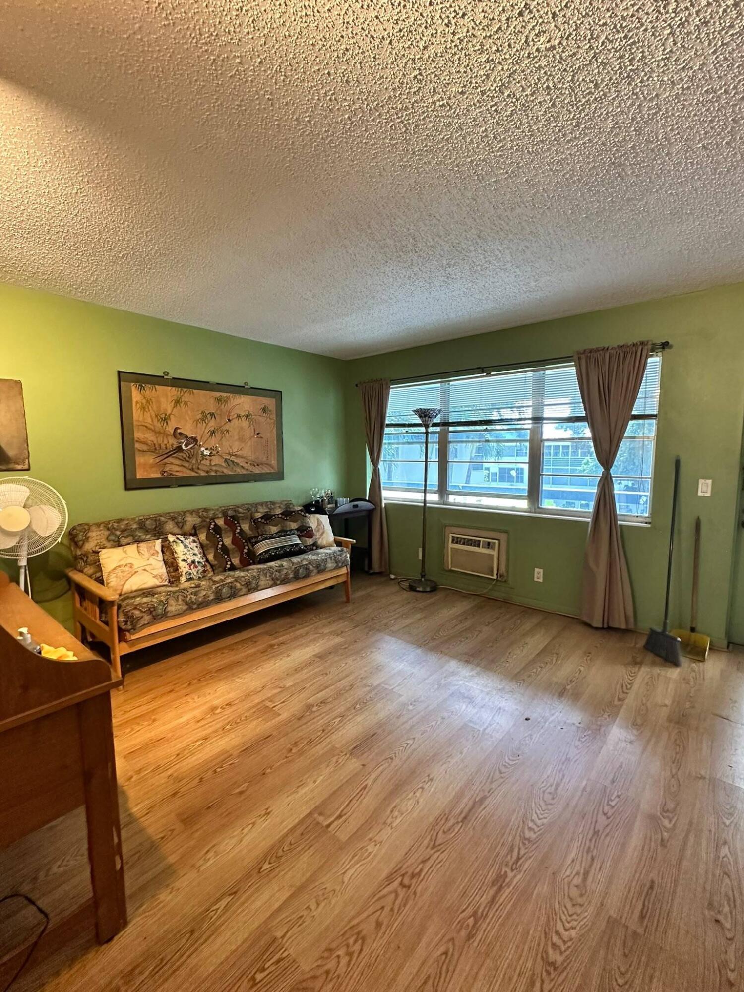 171 Markham H 171 Property Photo 2