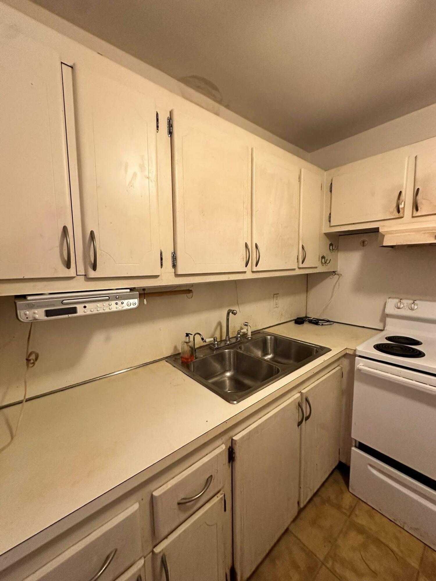 171 Markham H 171 Property Photo 7