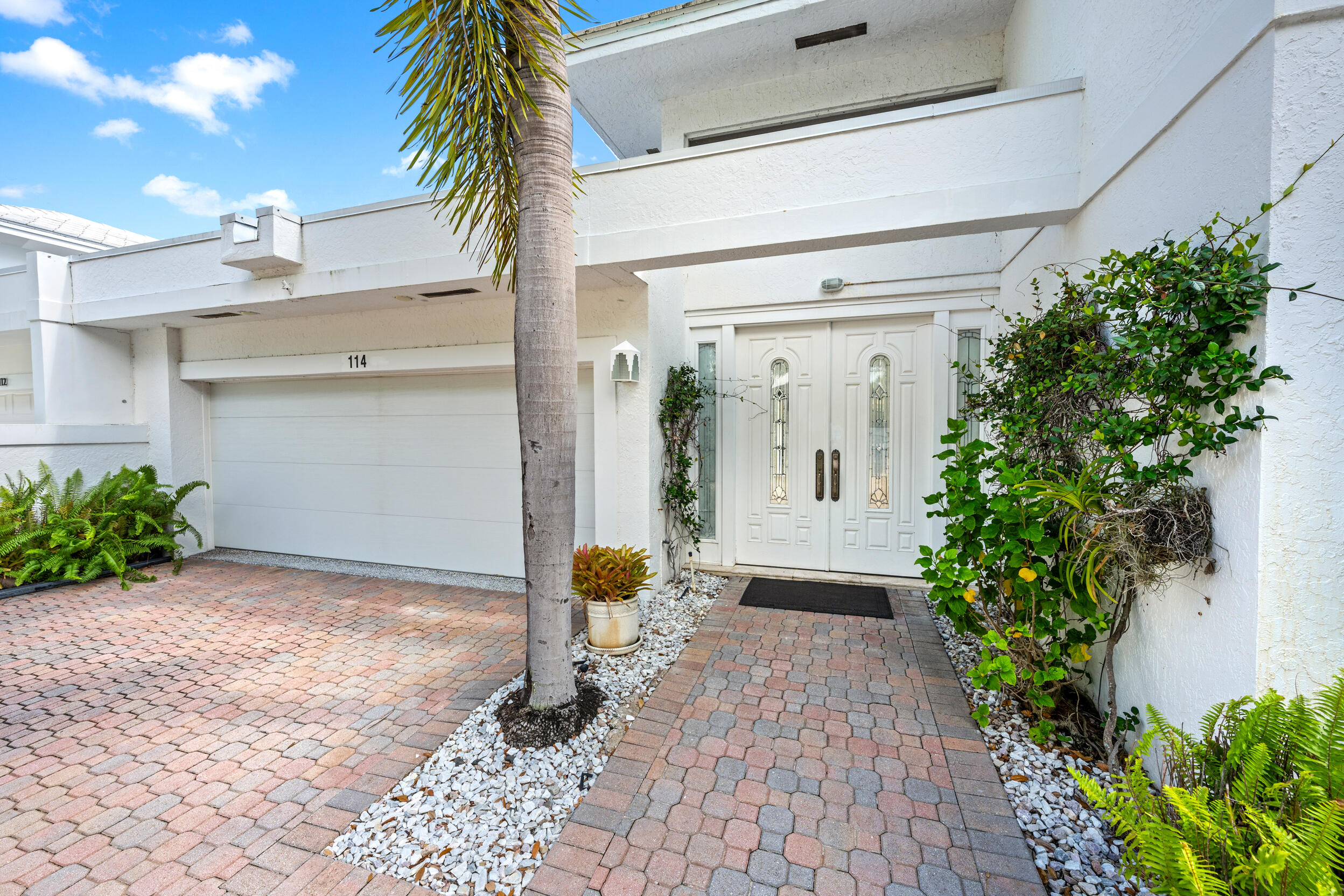 114 Waters Edge Drive Property Photo 1