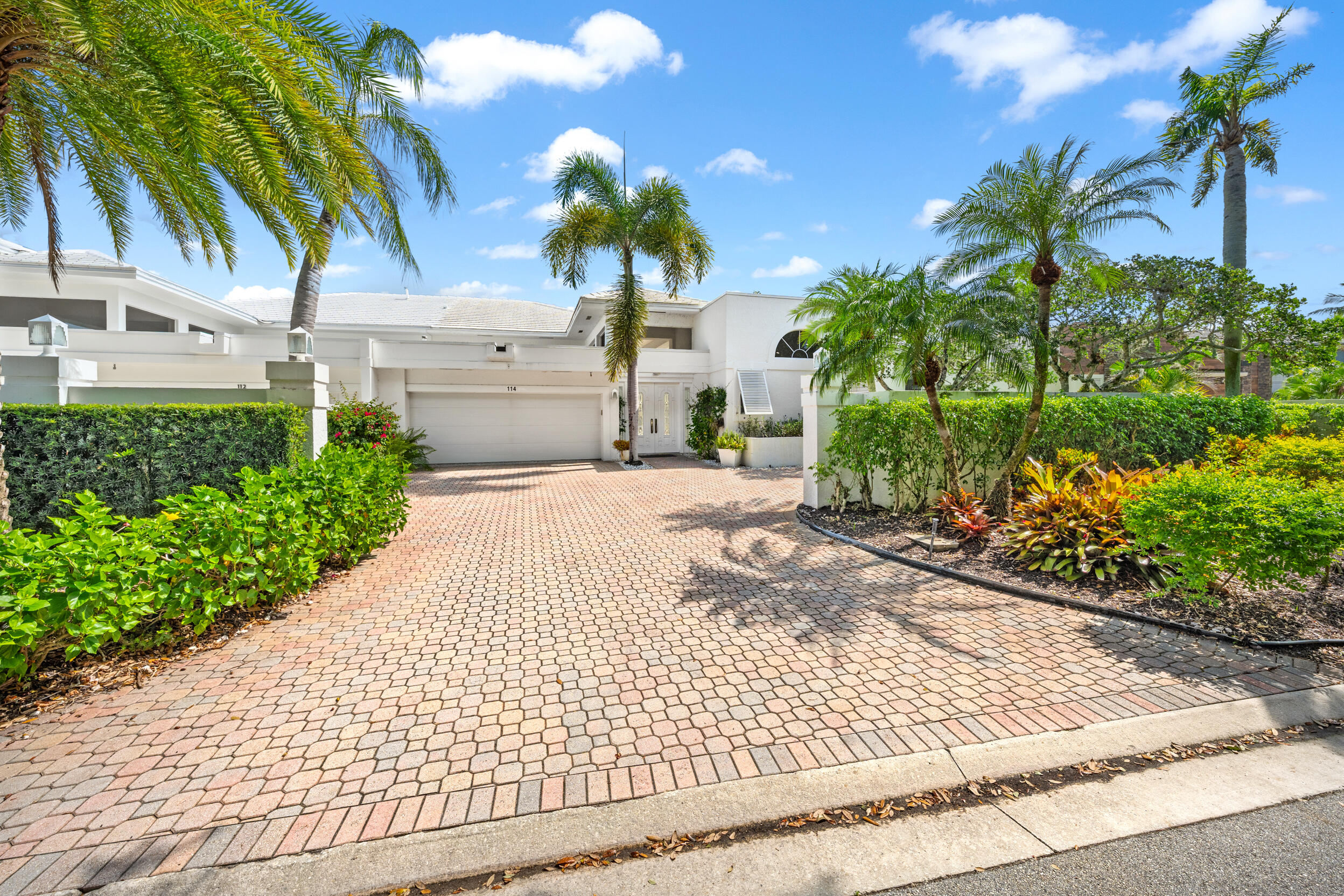 114 Waters Edge Drive Property Photo 3
