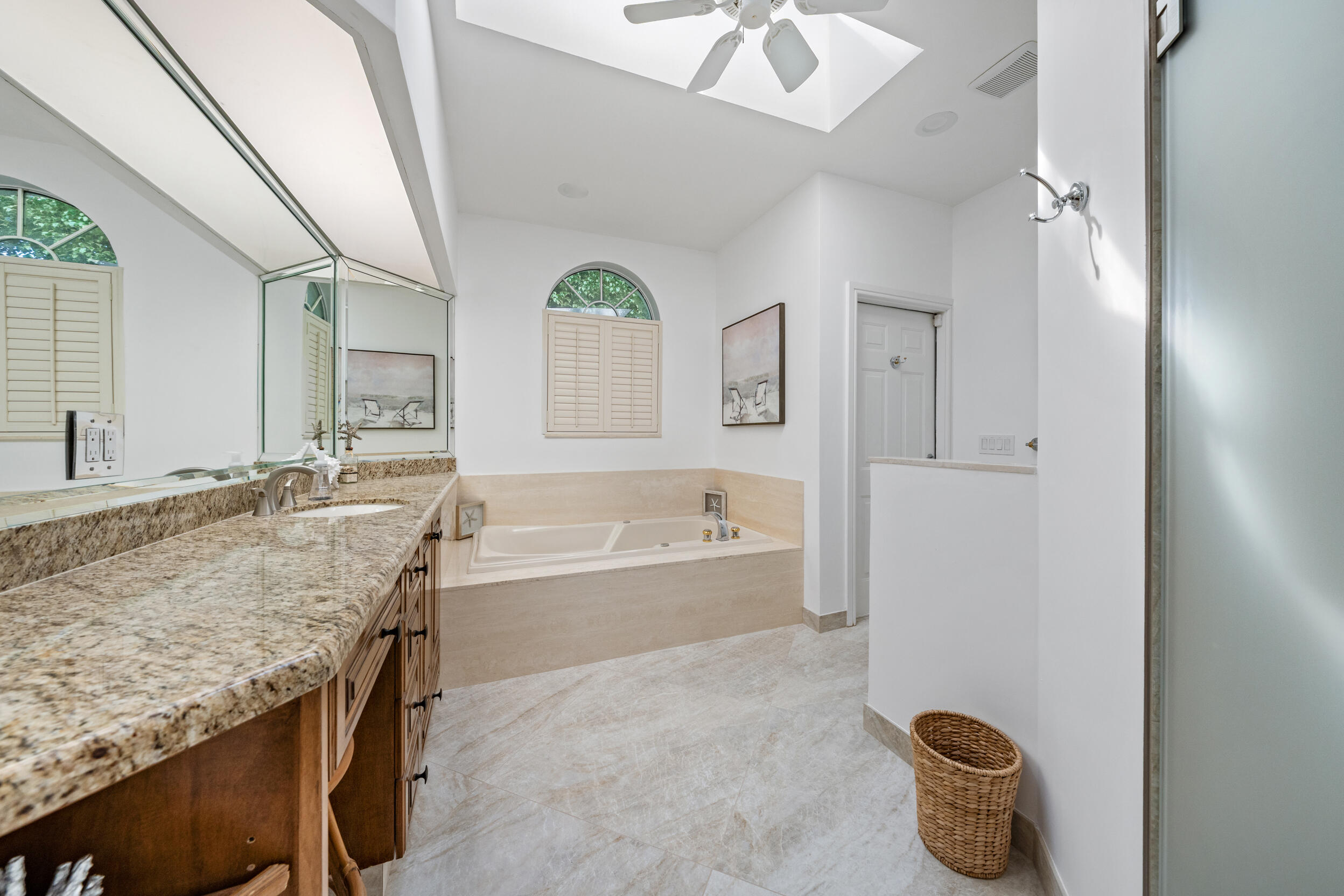 114 Waters Edge Drive Property Photo 17