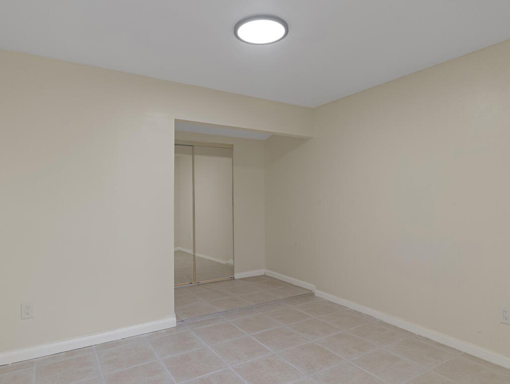 371 W 34th Street Property Photo 15