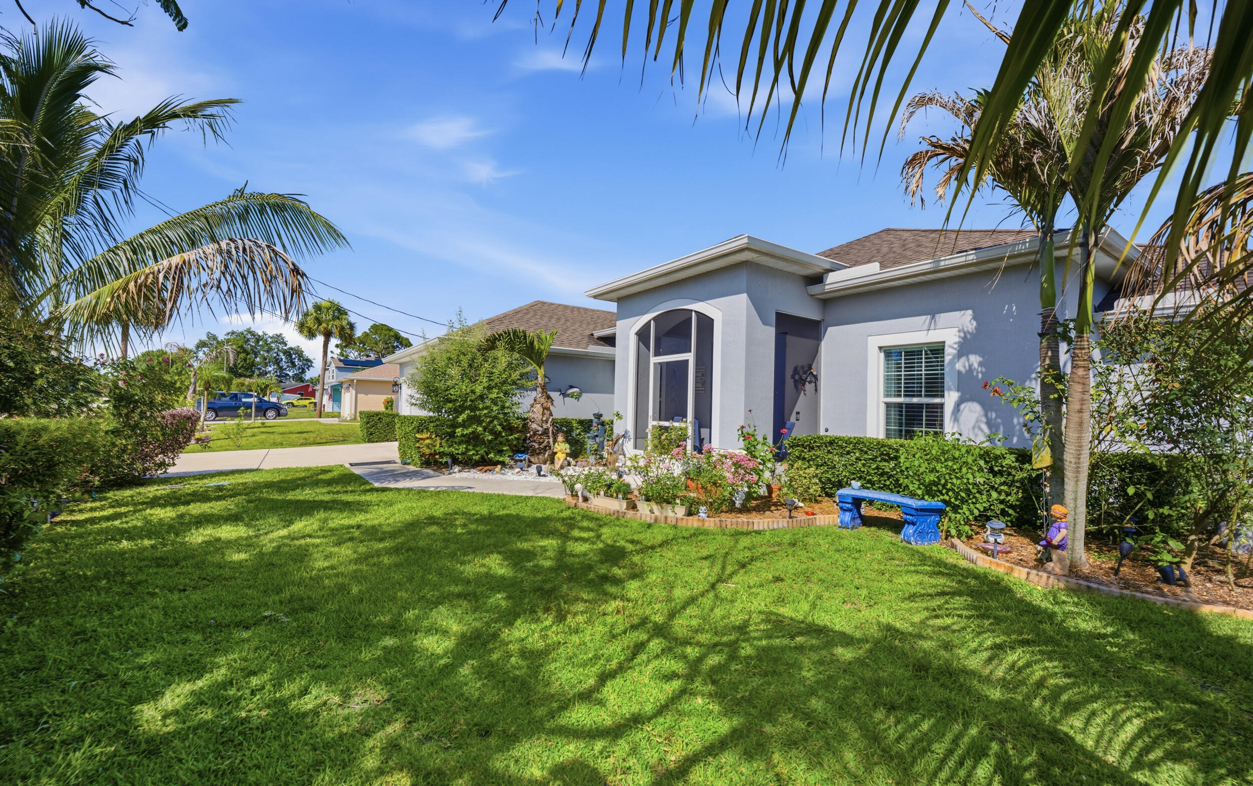 2081 Sw Tropical Terrace Property Photo 5