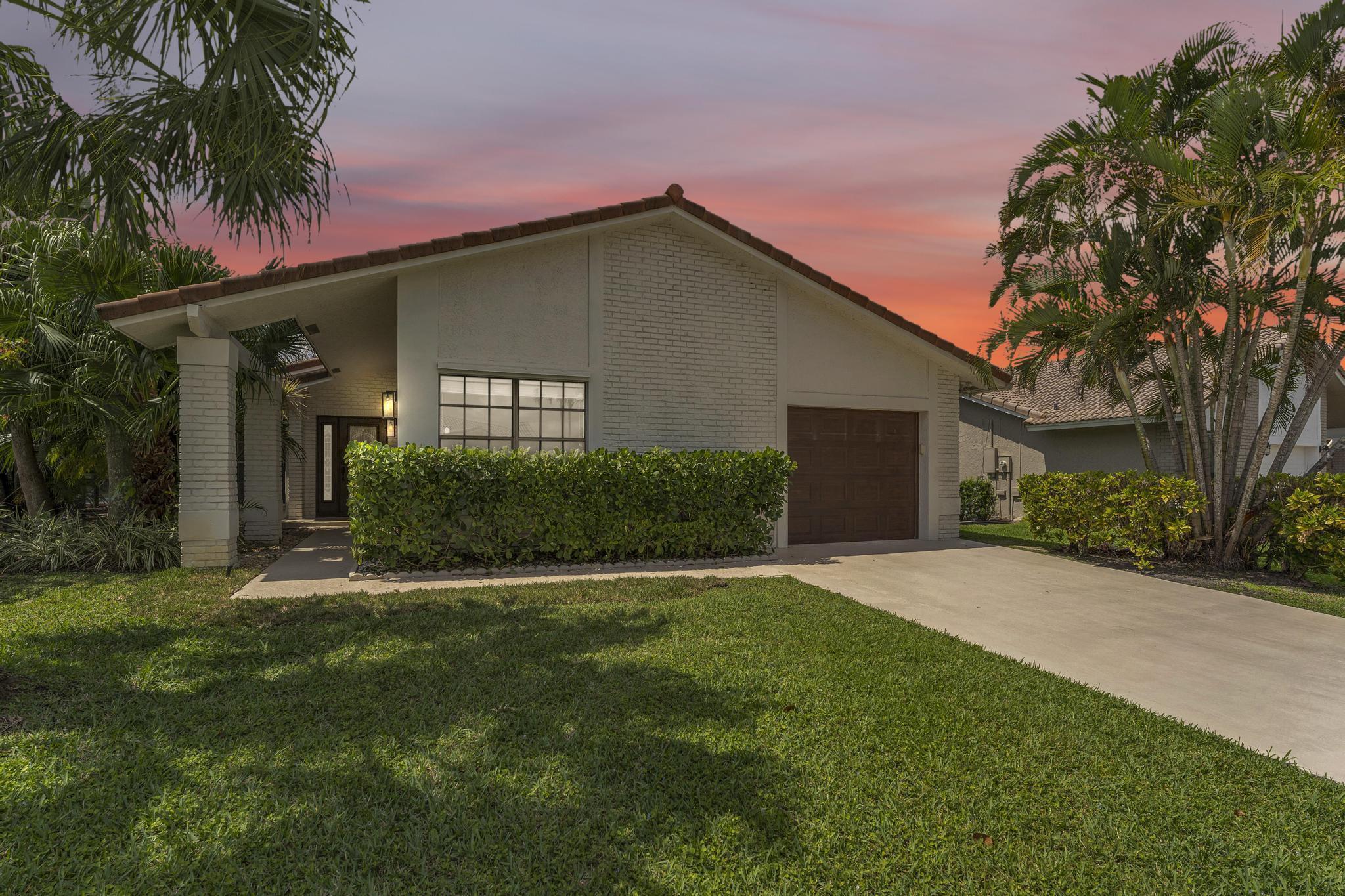10084 Camelback Lane Property Photo 1