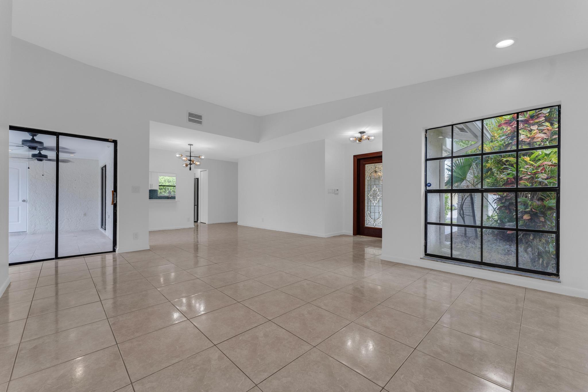 10084 Camelback Lane Property Photo 2