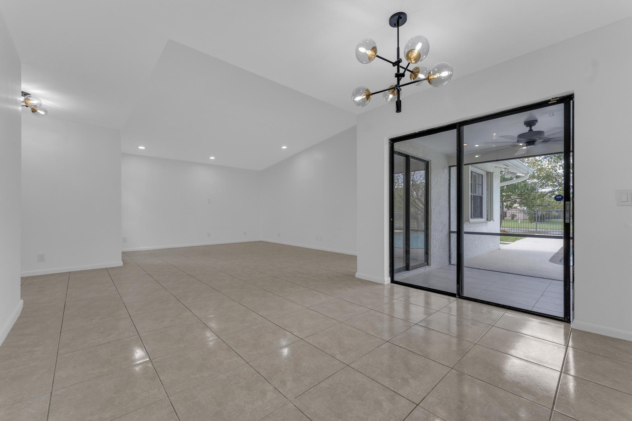 10084 Camelback Lane Property Photo 3