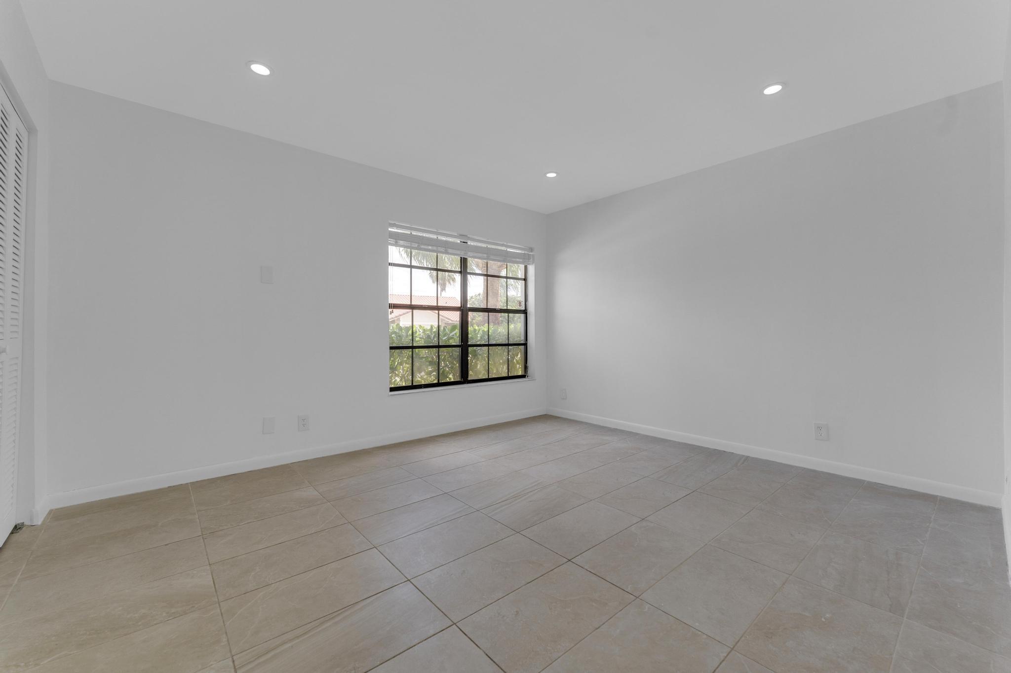 10084 Camelback Lane Property Photo 9