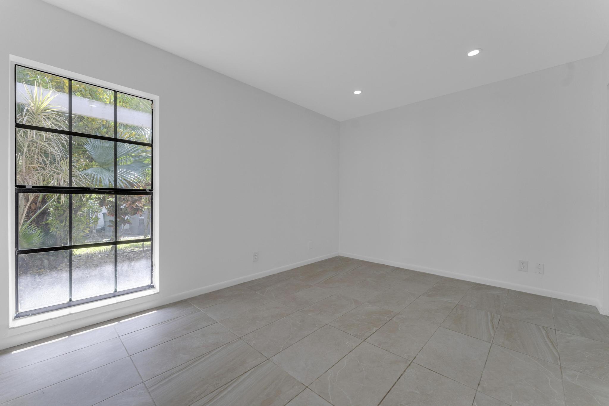 10084 Camelback Lane Property Photo 10