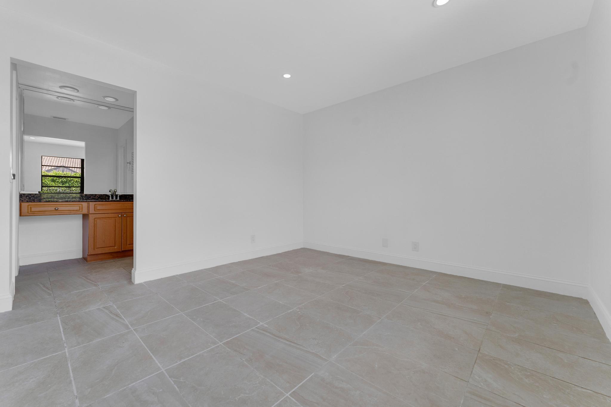 10084 Camelback Lane Property Photo 12