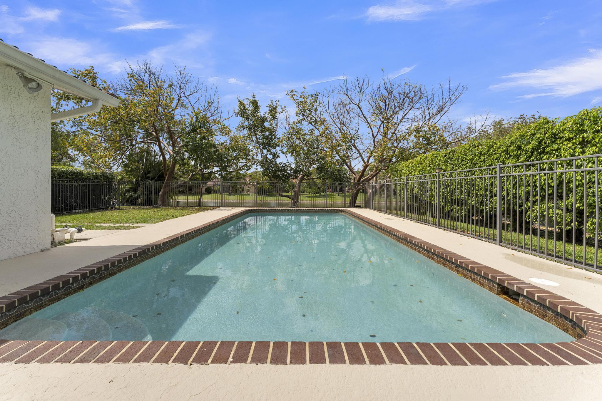 10084 Camelback Lane Property Photo 16