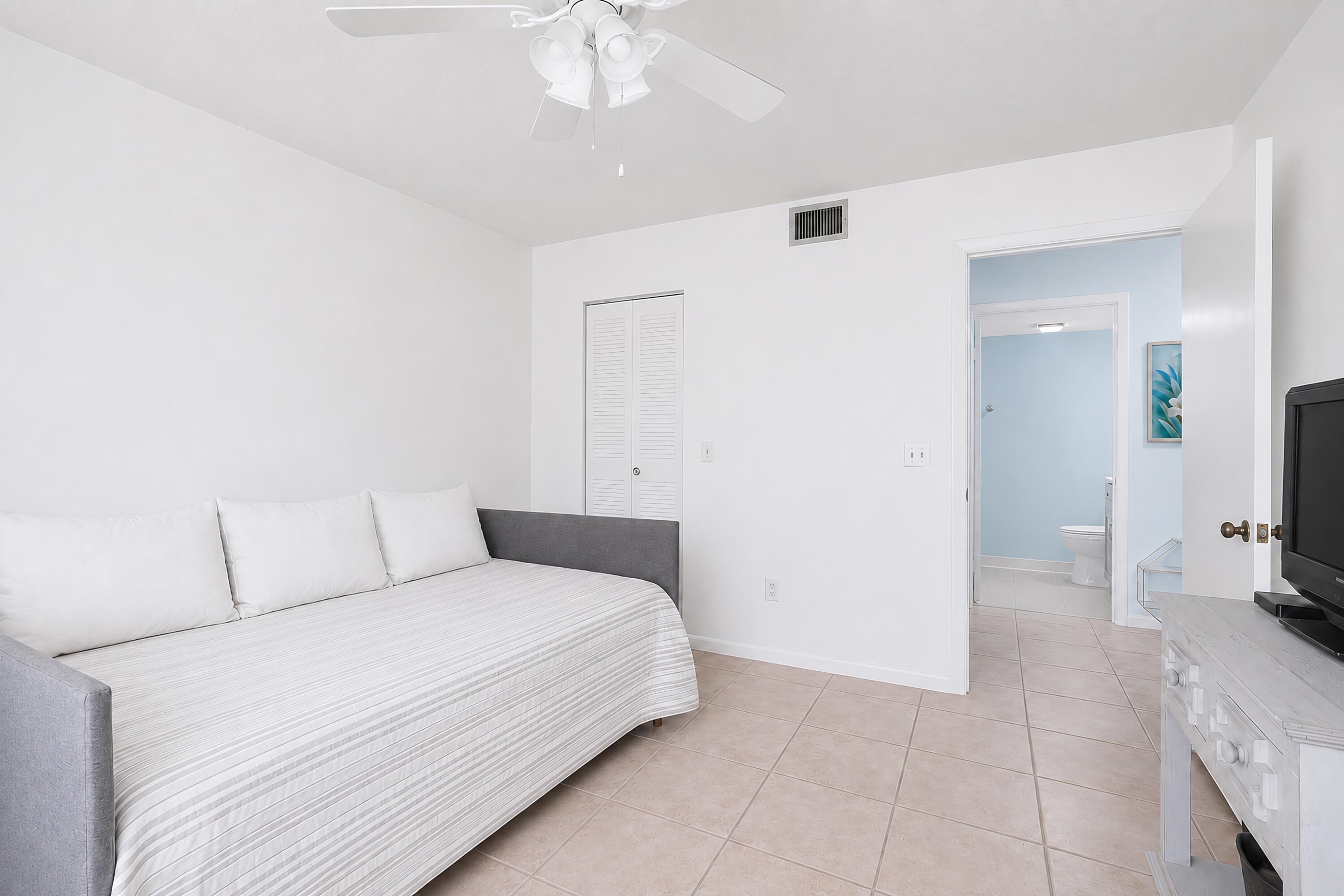 7892 Willow Springs Drive #1517 Property Photo 14