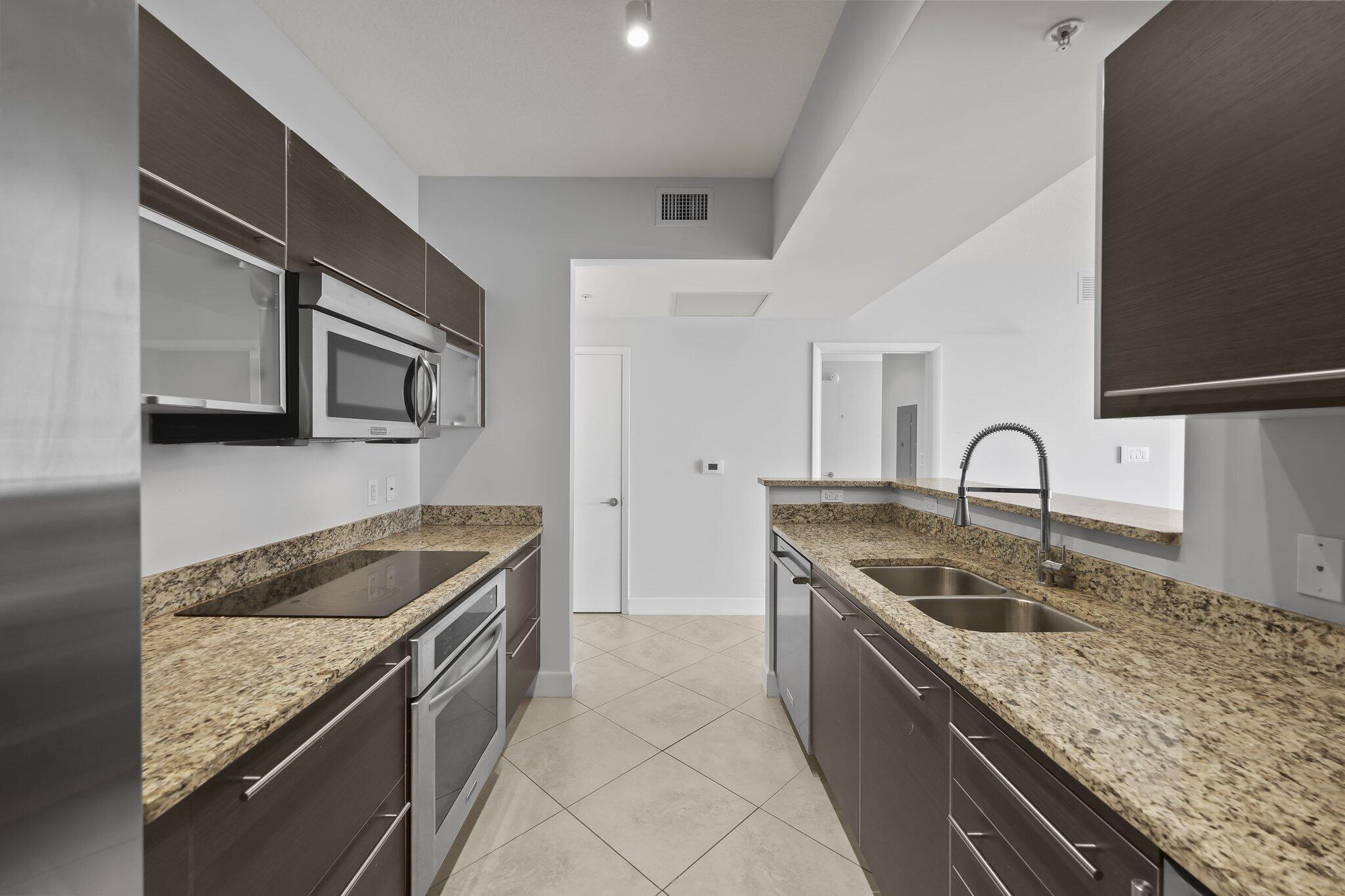 550 Okeechobee Boulevard 1609 Property Photo 14