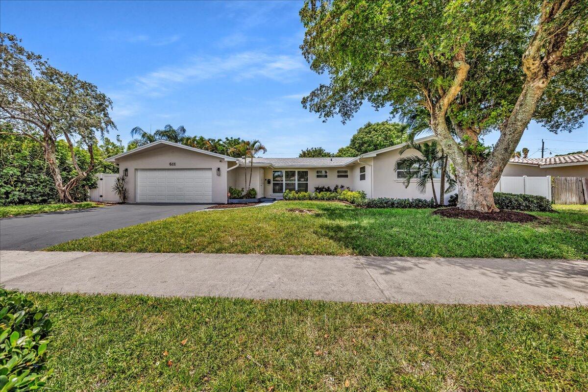 611 N Highland Drive Property Photo 1