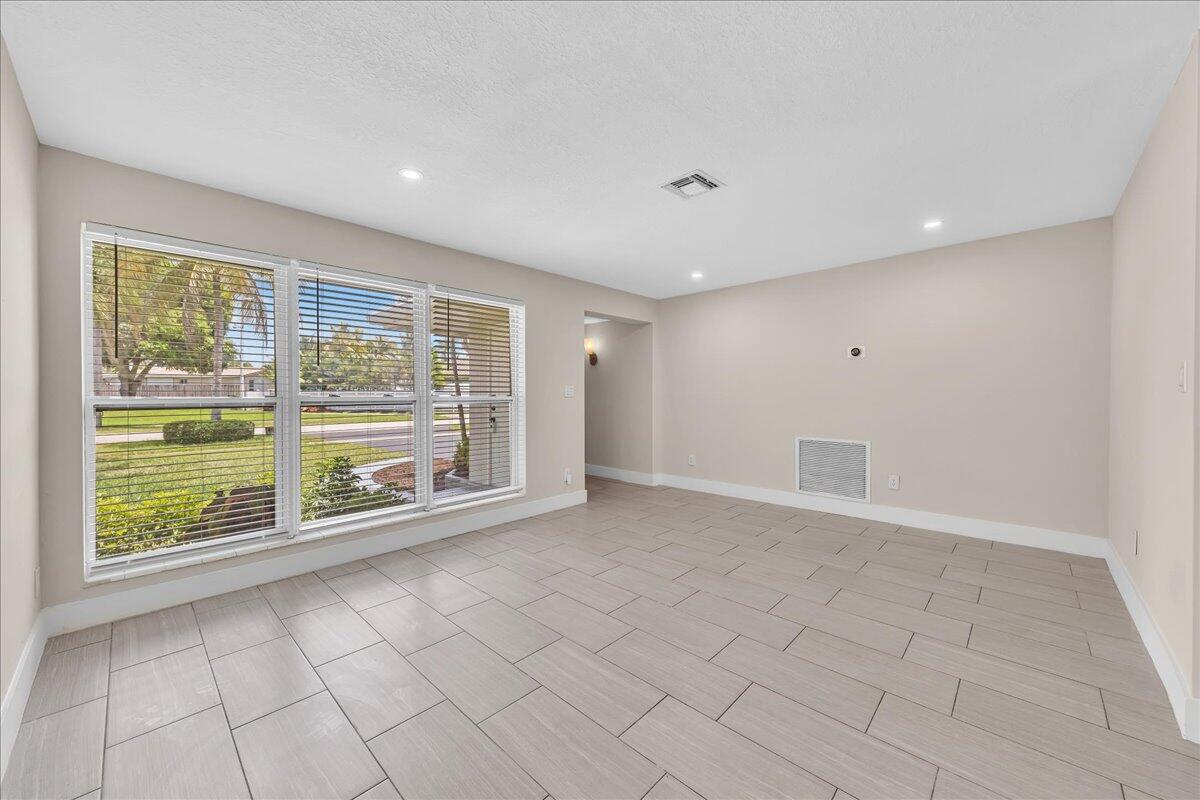 611 N Highland Drive Property Photo 7