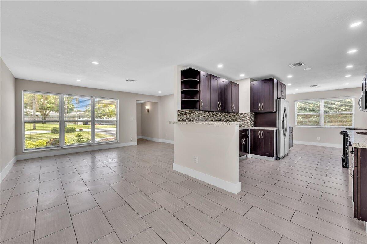 611 N Highland Drive Property Photo 9
