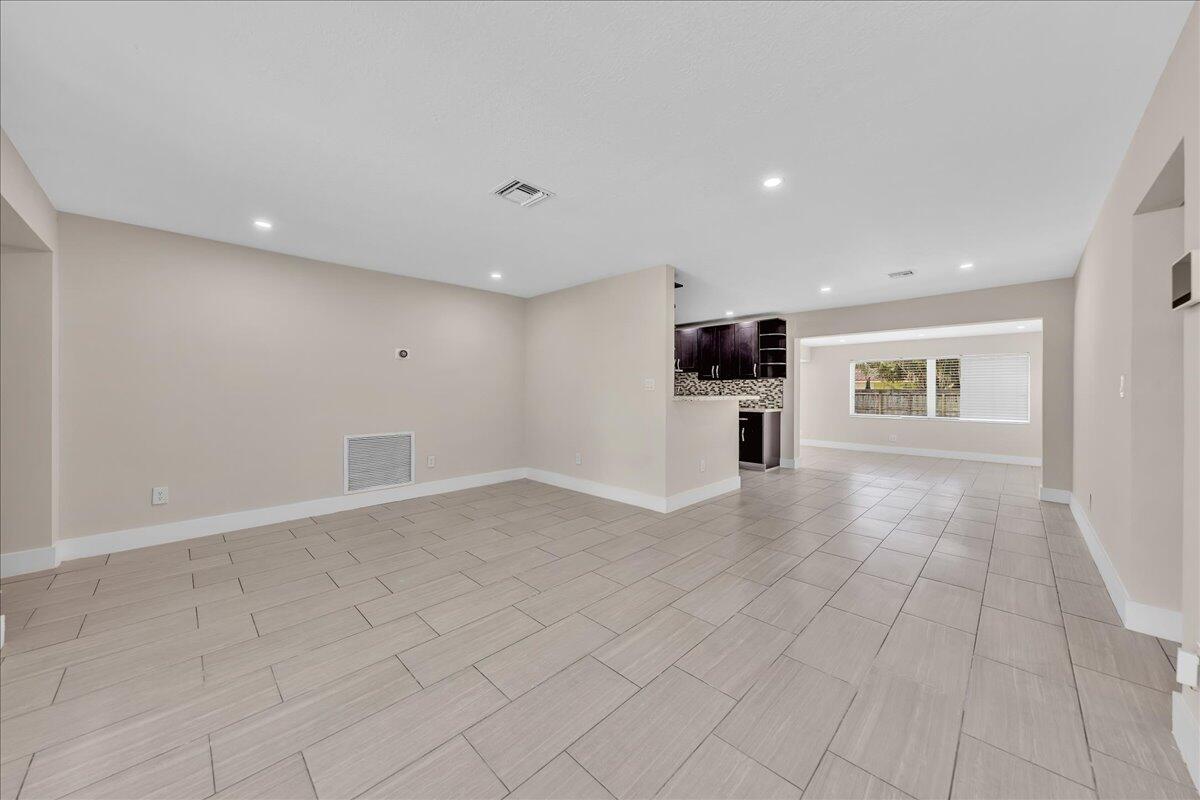 611 N Highland Drive Property Photo 16