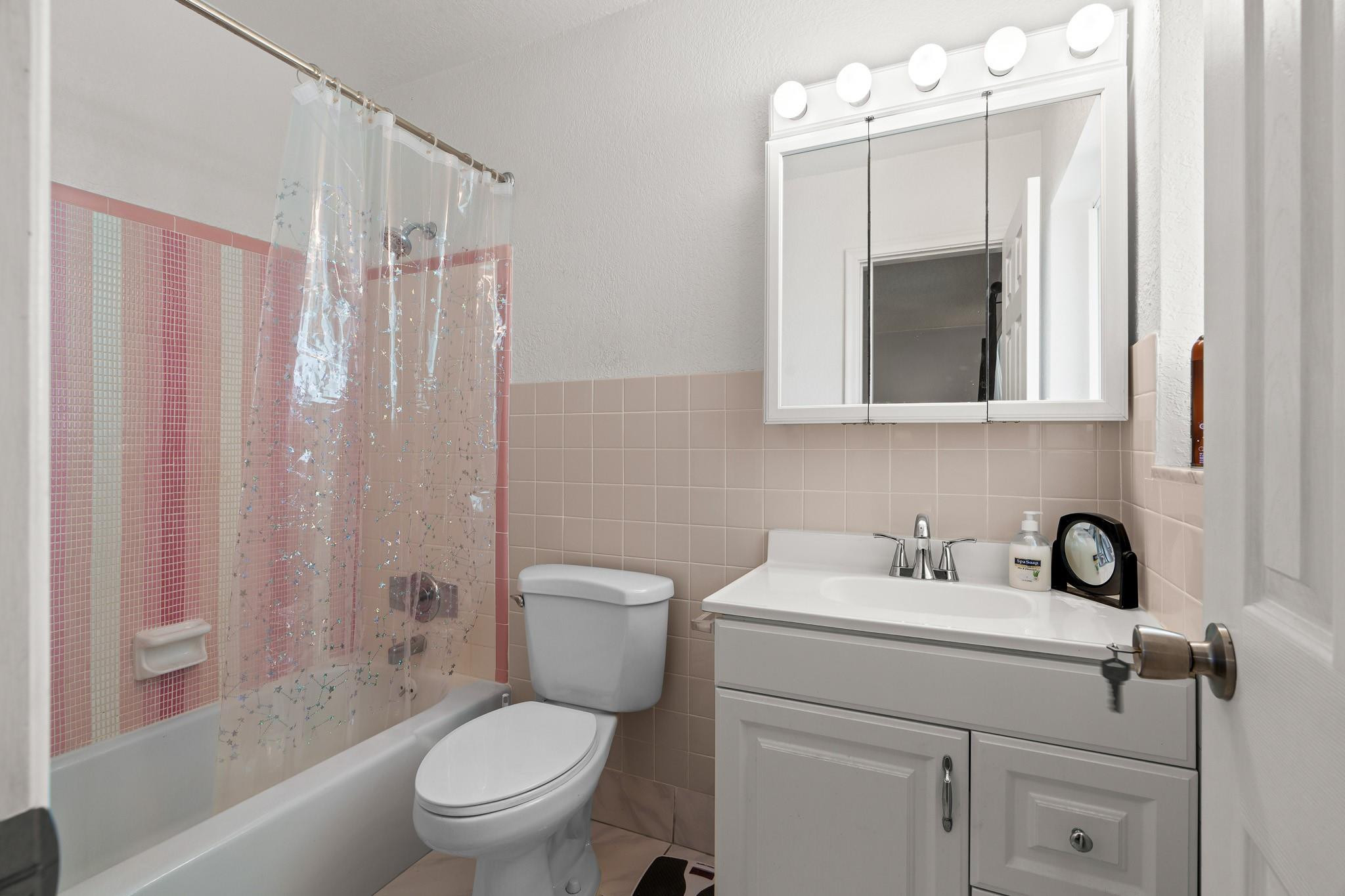 2100 Ne 38th Street 243 Property Photo 25