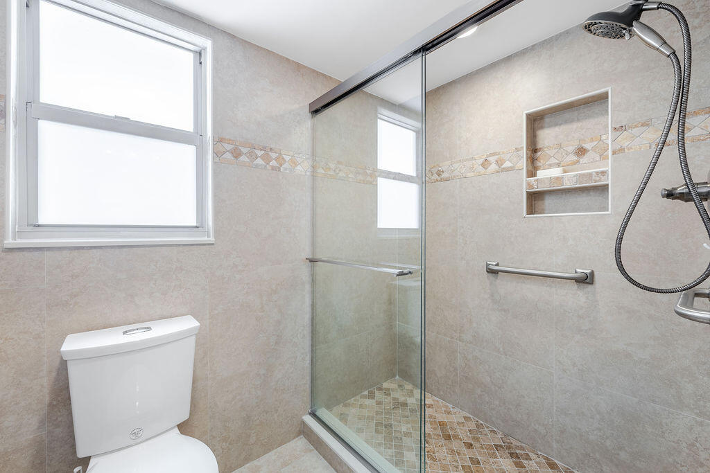 3661 Via Poinciana 206 Property Photo 7