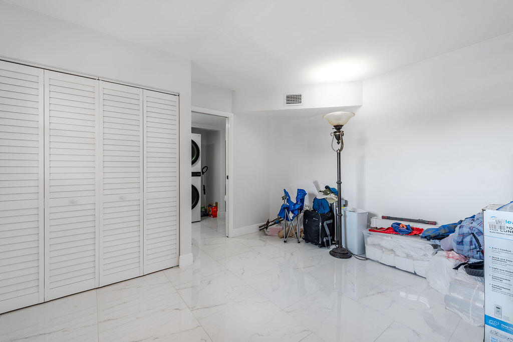 3661 Via Poinciana 206 Property Photo 9