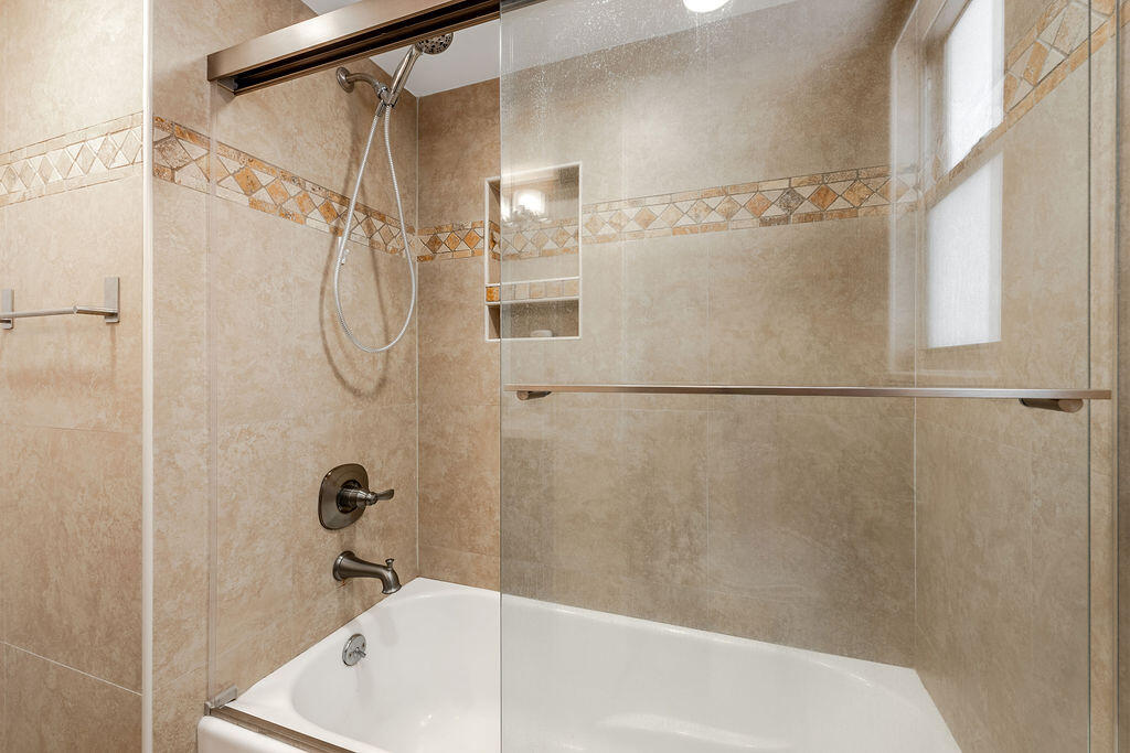 3661 Via Poinciana 206 Property Photo 15