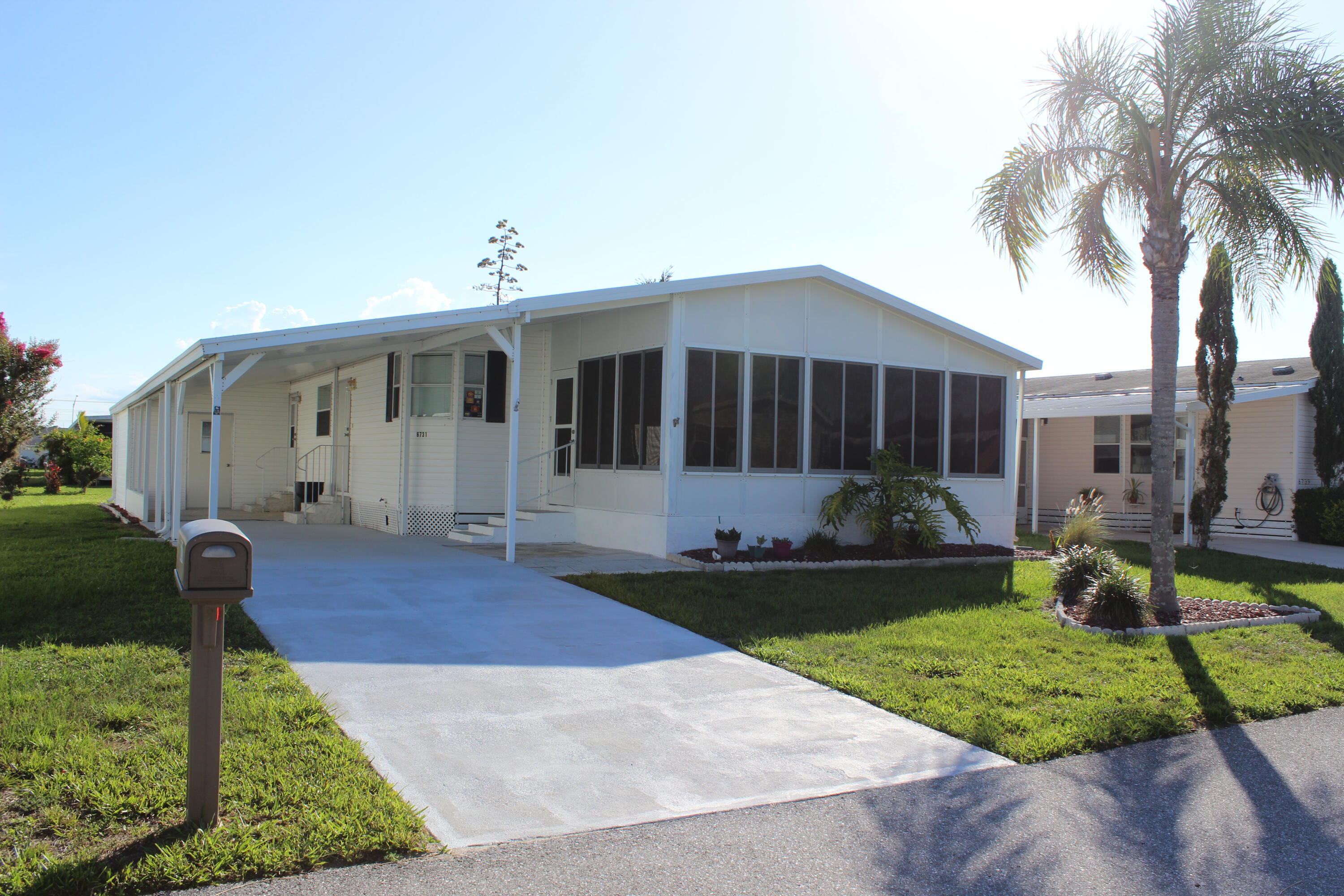 6731 Sinsonte Court Property Photo 1