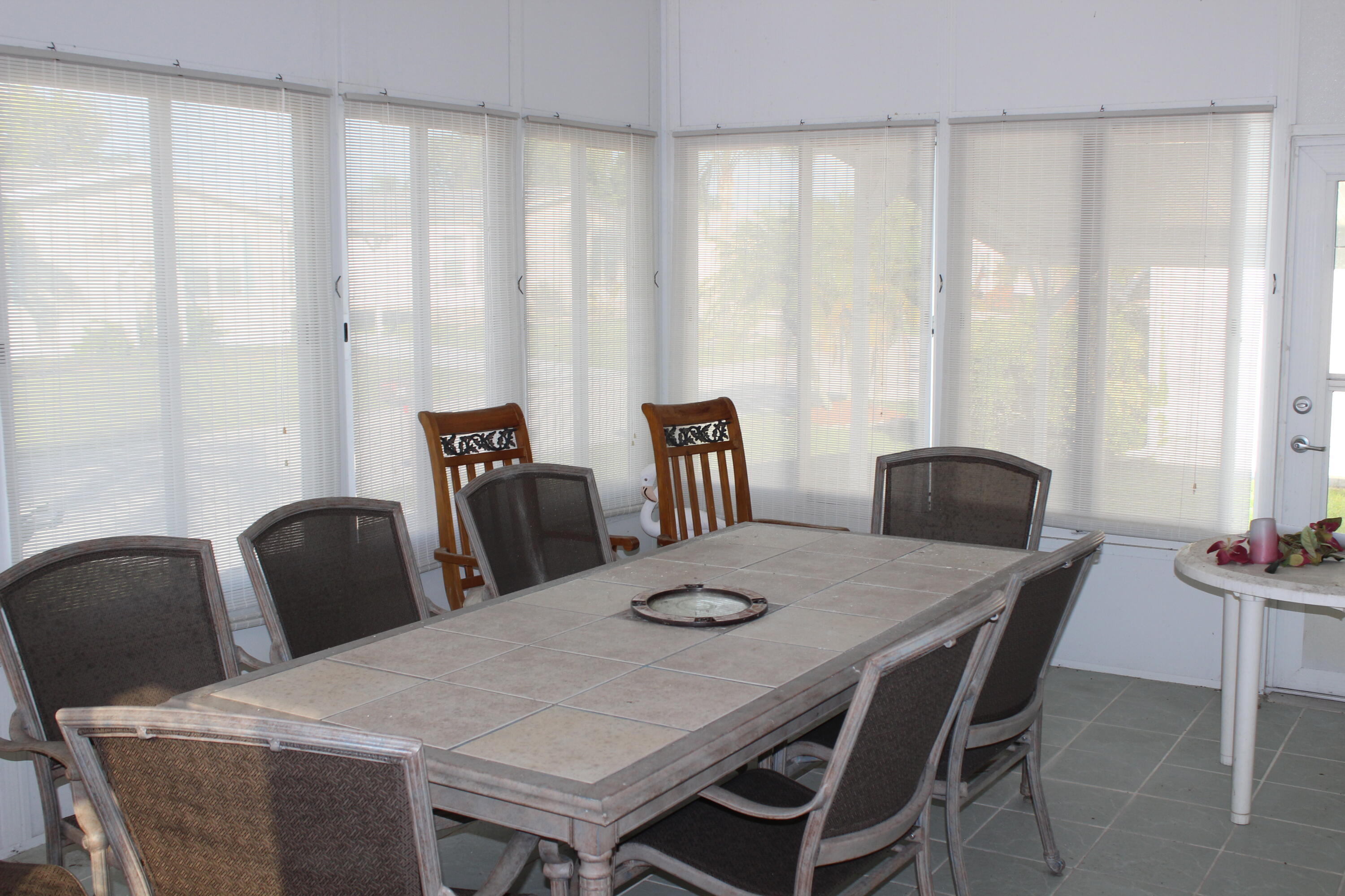 6731 Sinsonte Court Property Photo 14