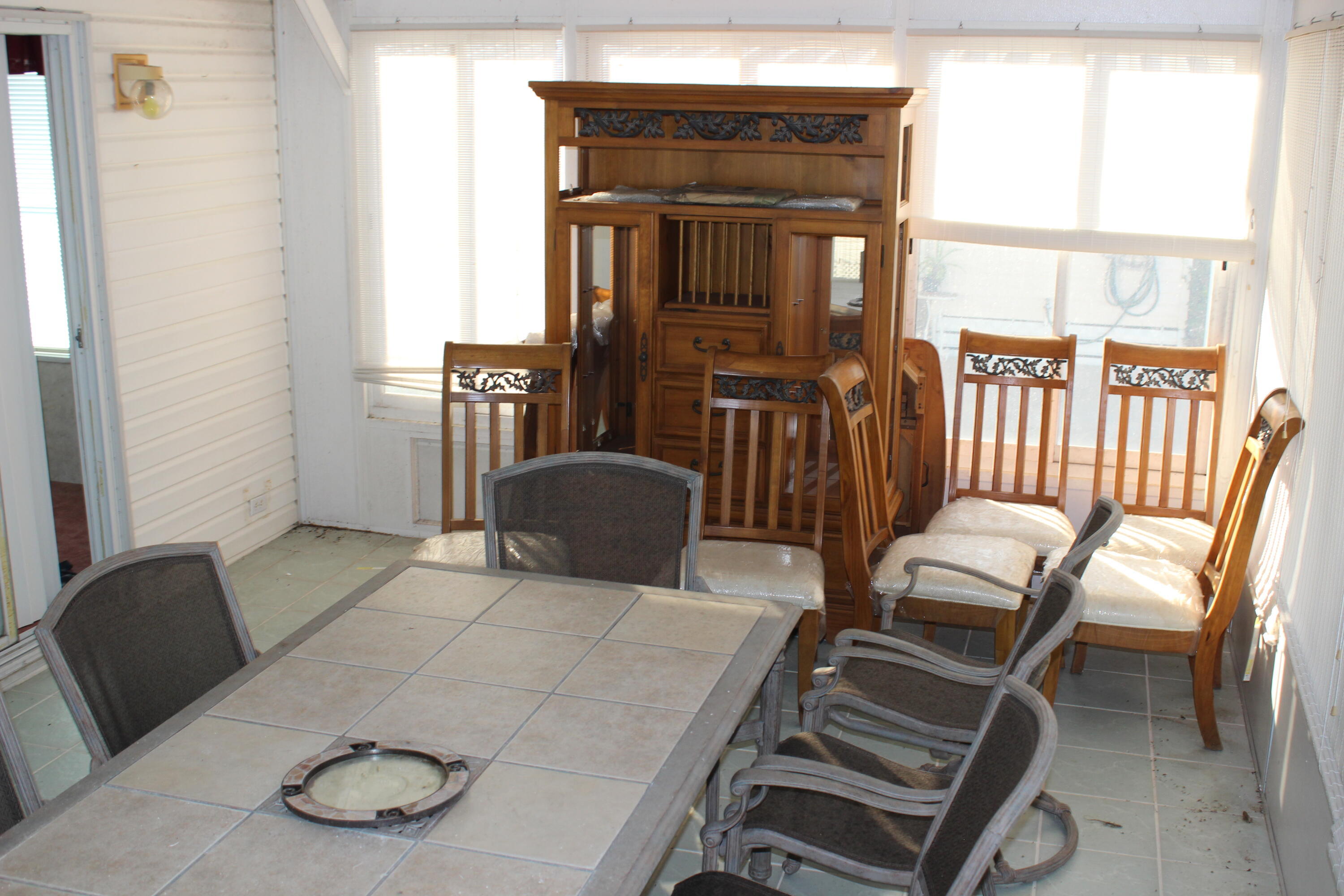 6731 Sinsonte Court Property Photo 15