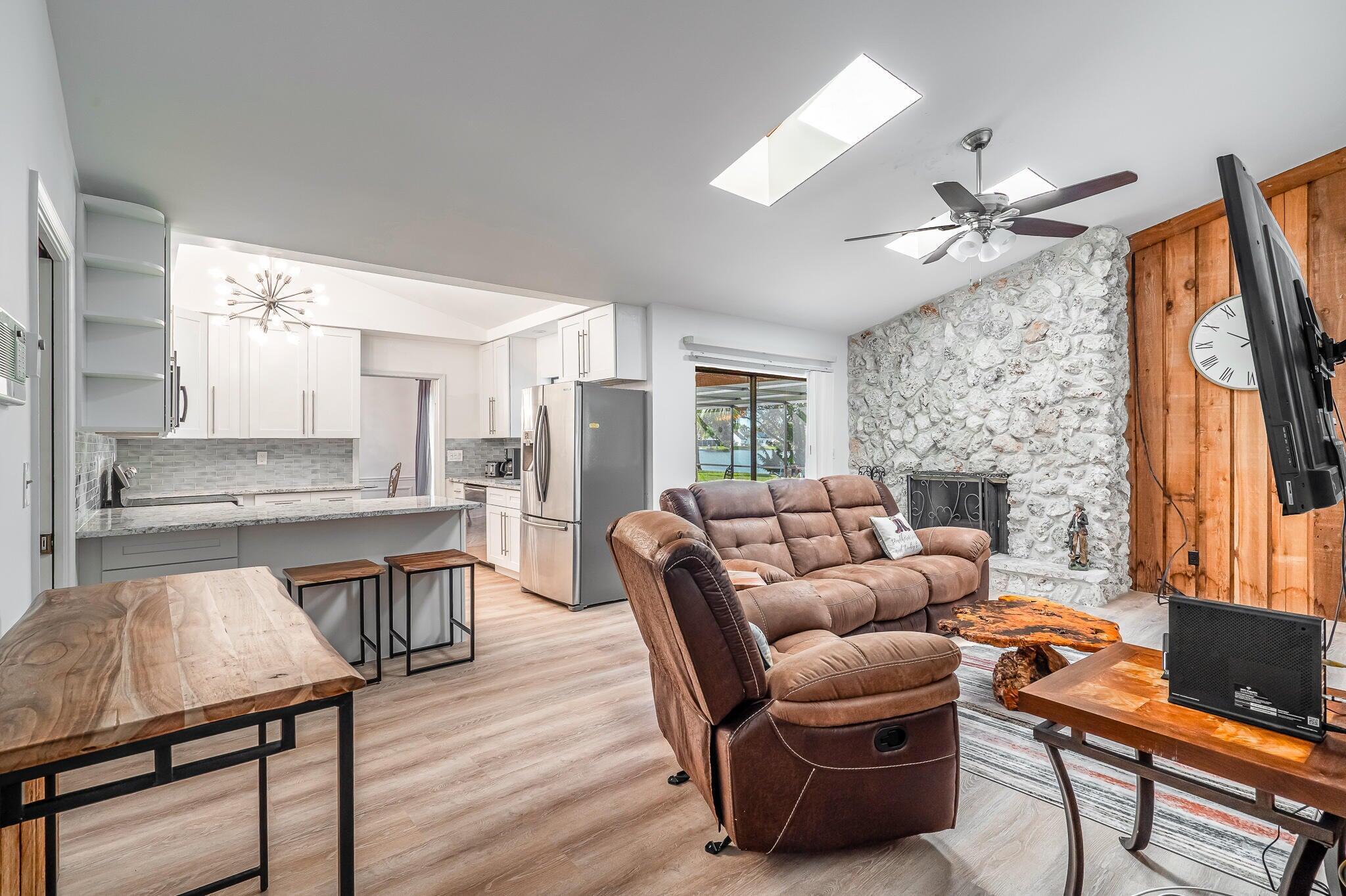 12775 Guilford Circle Property Photo 8