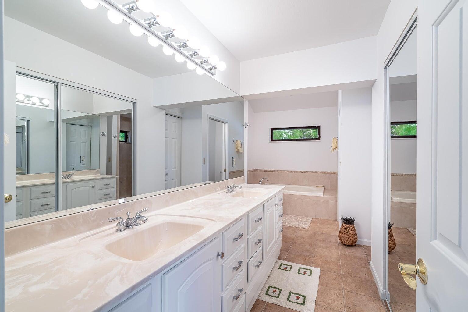 12775 Guilford Circle Property Photo 16