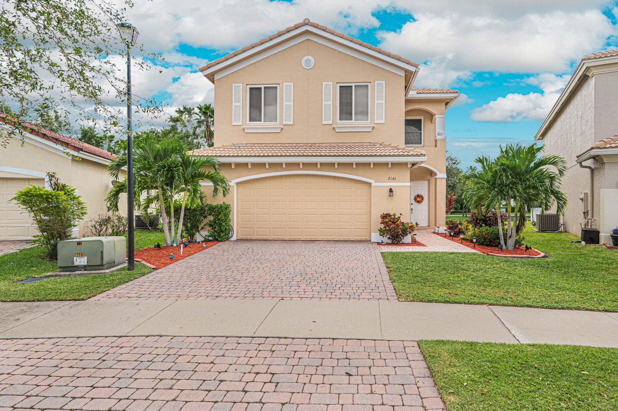 2161 Nw Padova Street Property Photo 3