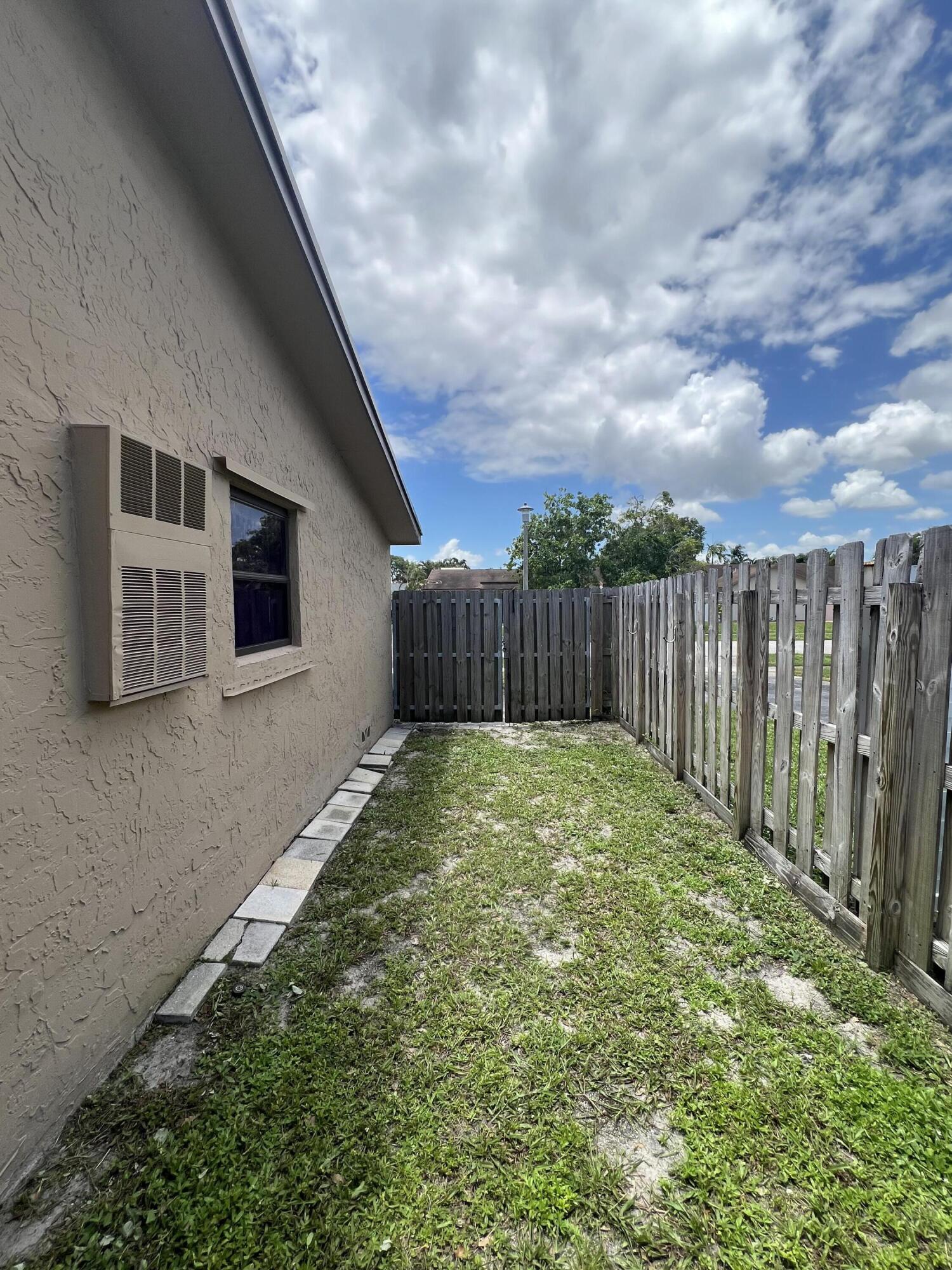 8511 Nw 8th Street Property Photo 31