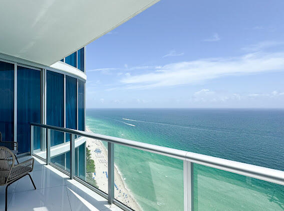 17001 Collins Avenue 4204 Property Photo 1
