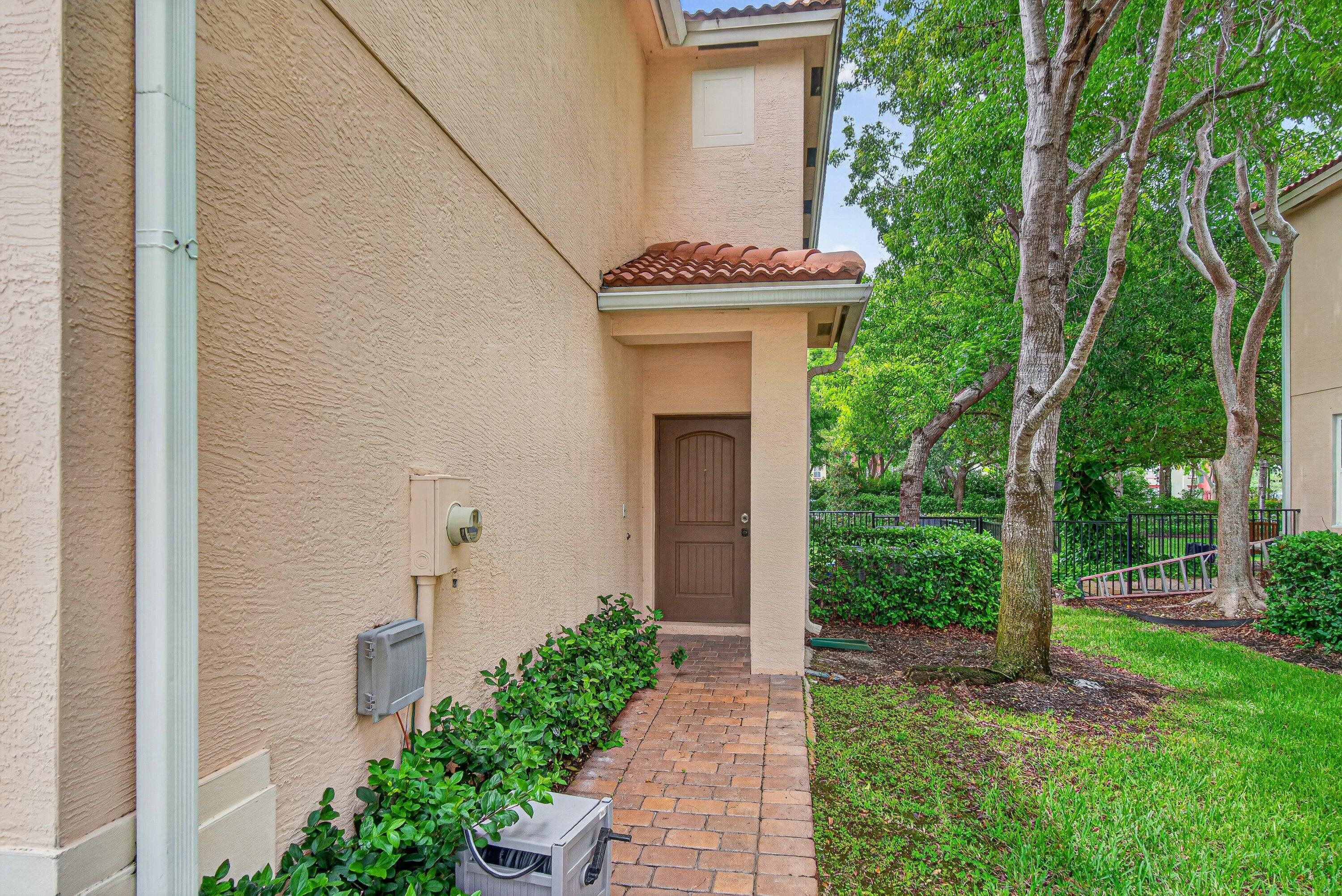 6455 Azura Lake Road Property Photo 5