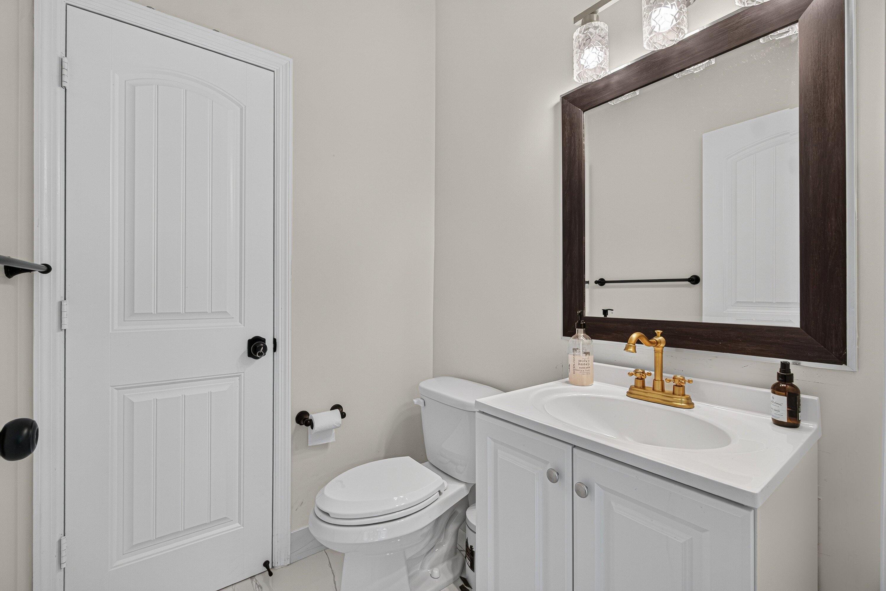 6455 Azura Lake Road Property Photo 11