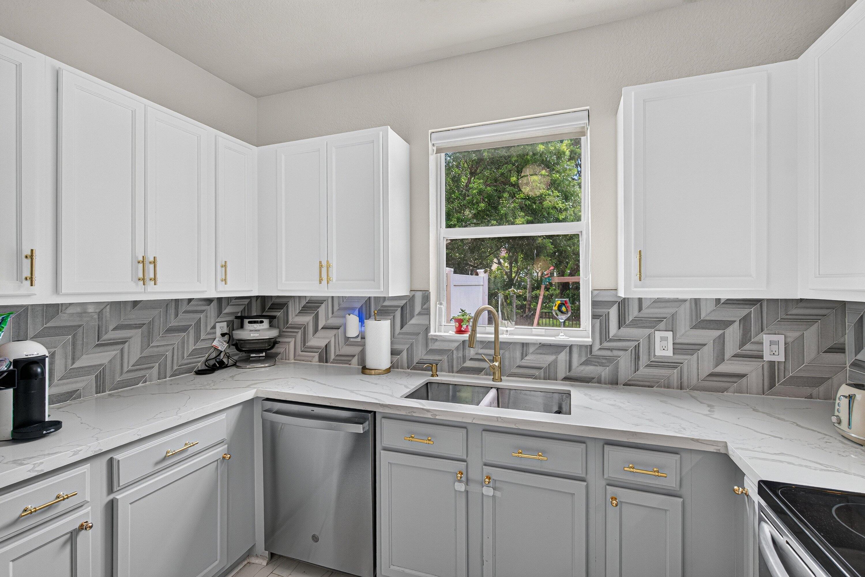 6455 Azura Lake Road Property Photo 19