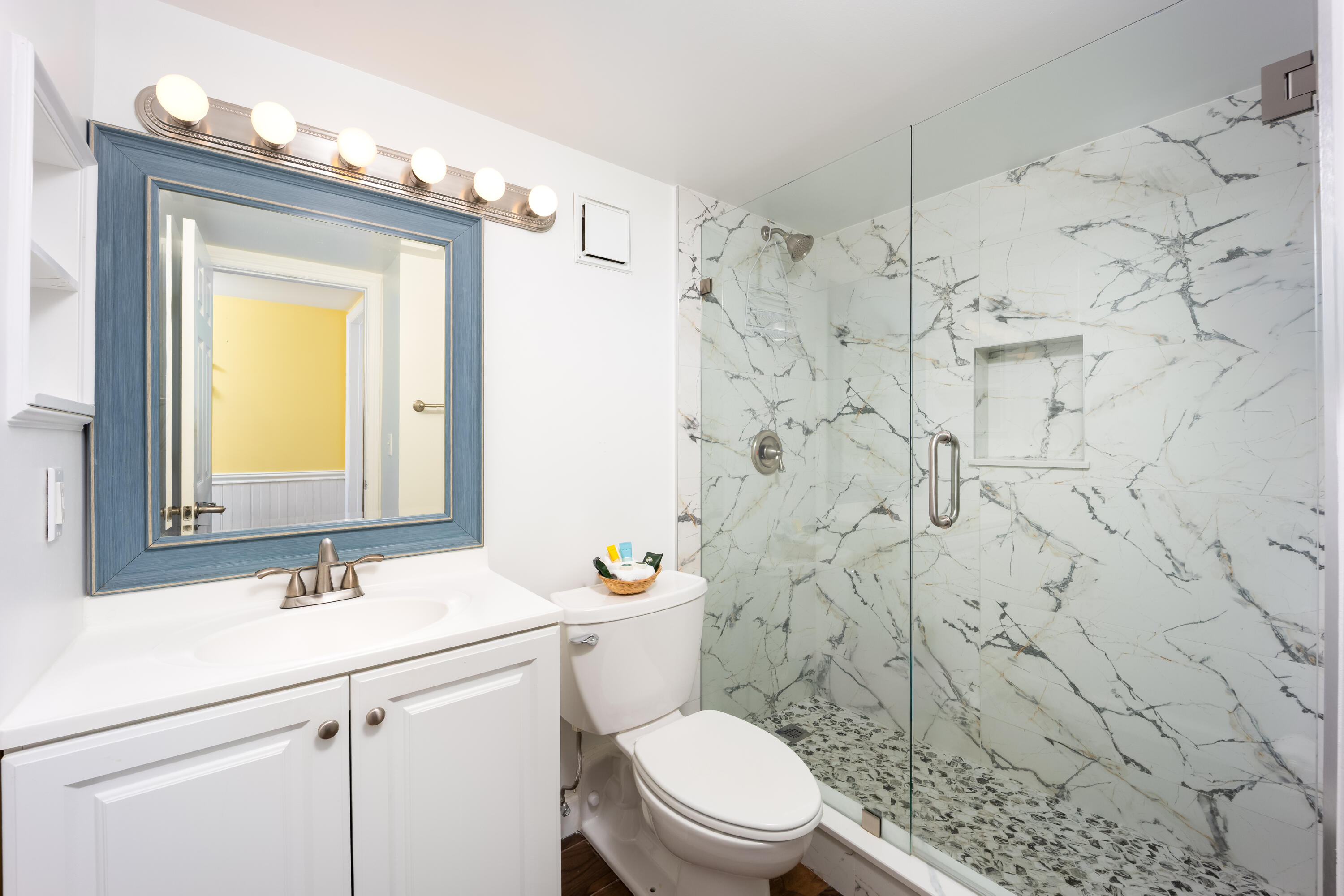 9800 S Ocean Drive 415 Property Photo 10