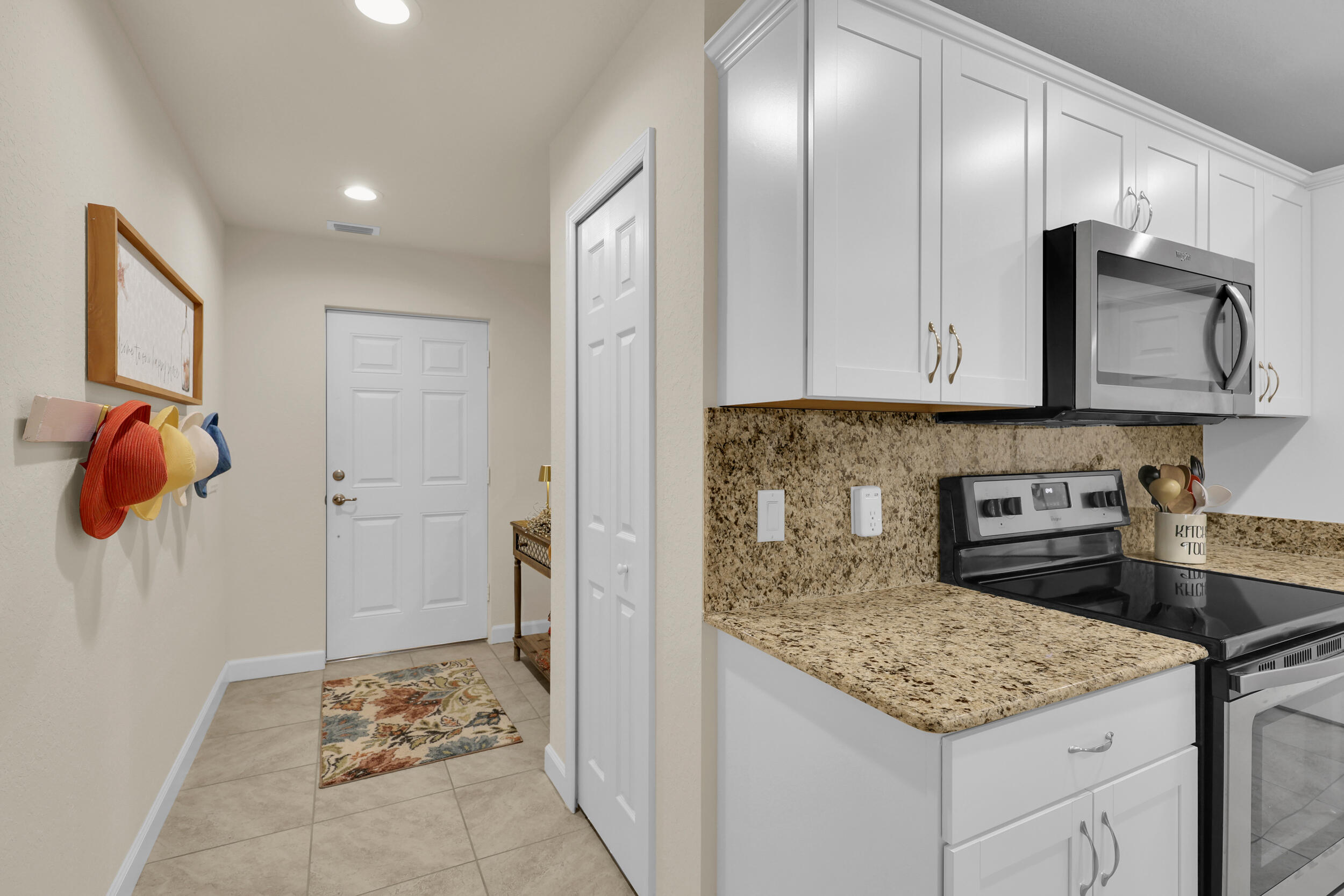 22 Alta Loma Property Photo 6