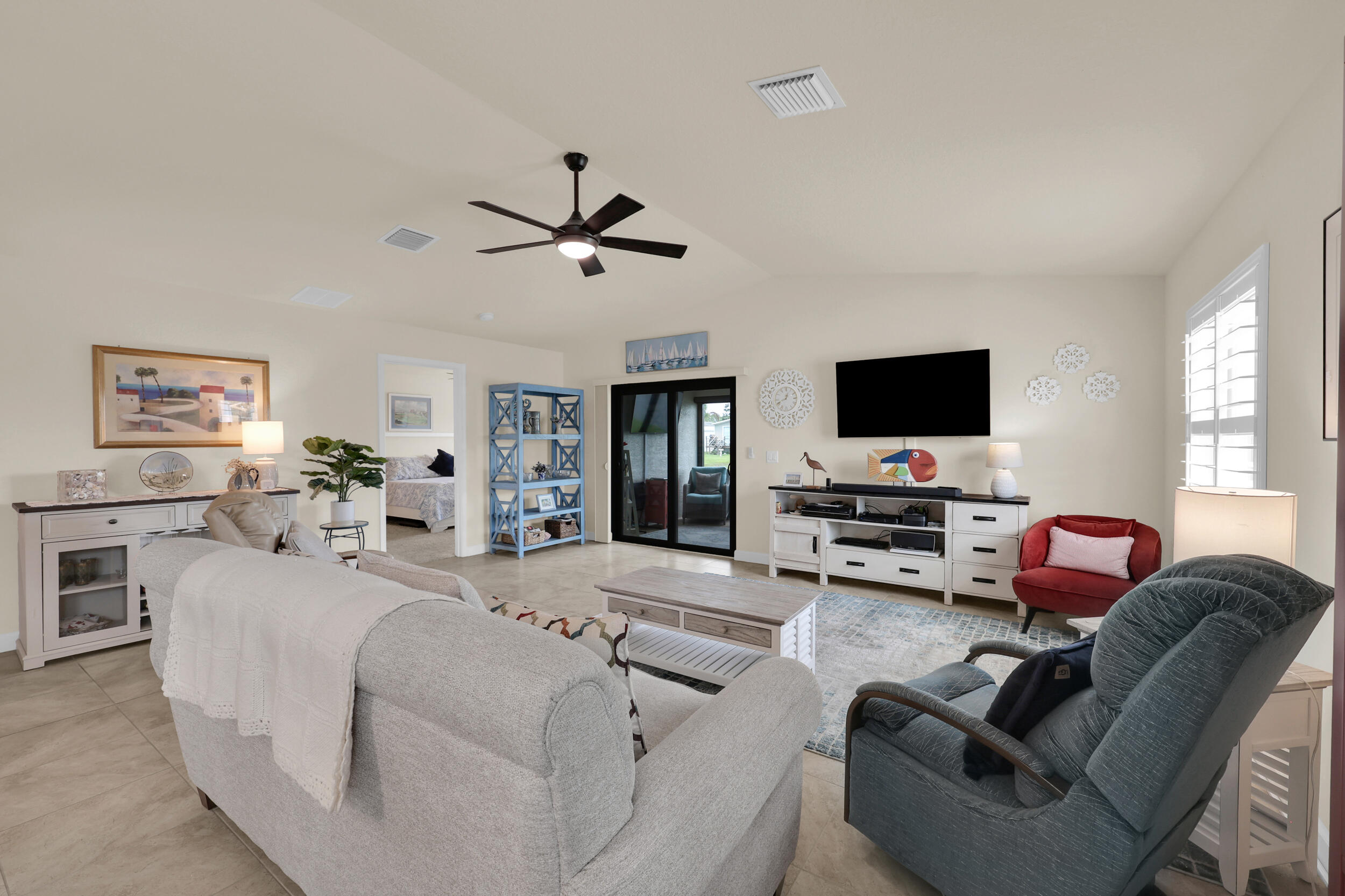 22 Alta Loma Property Photo 13