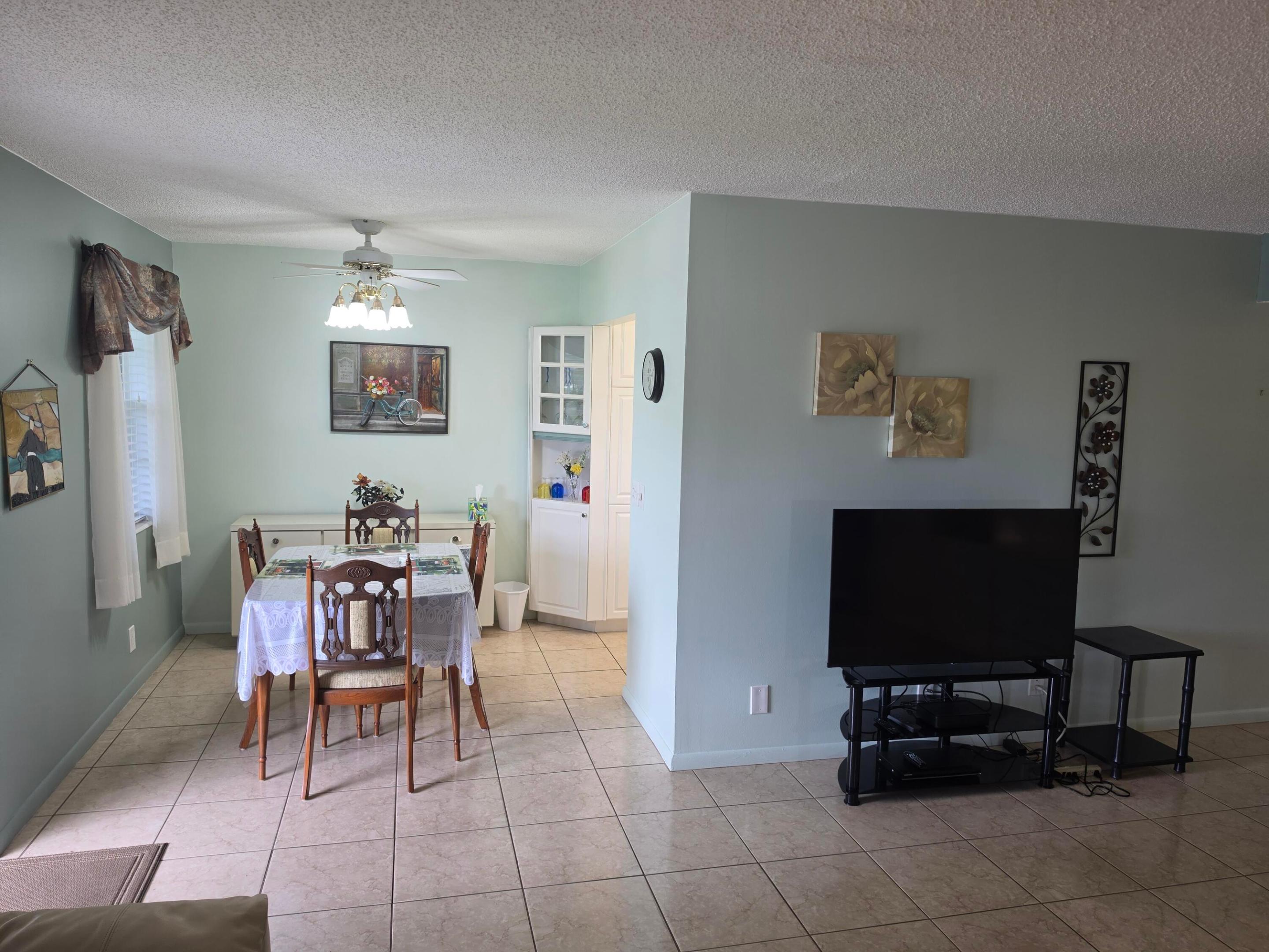 15 Markham A Property Photo 3