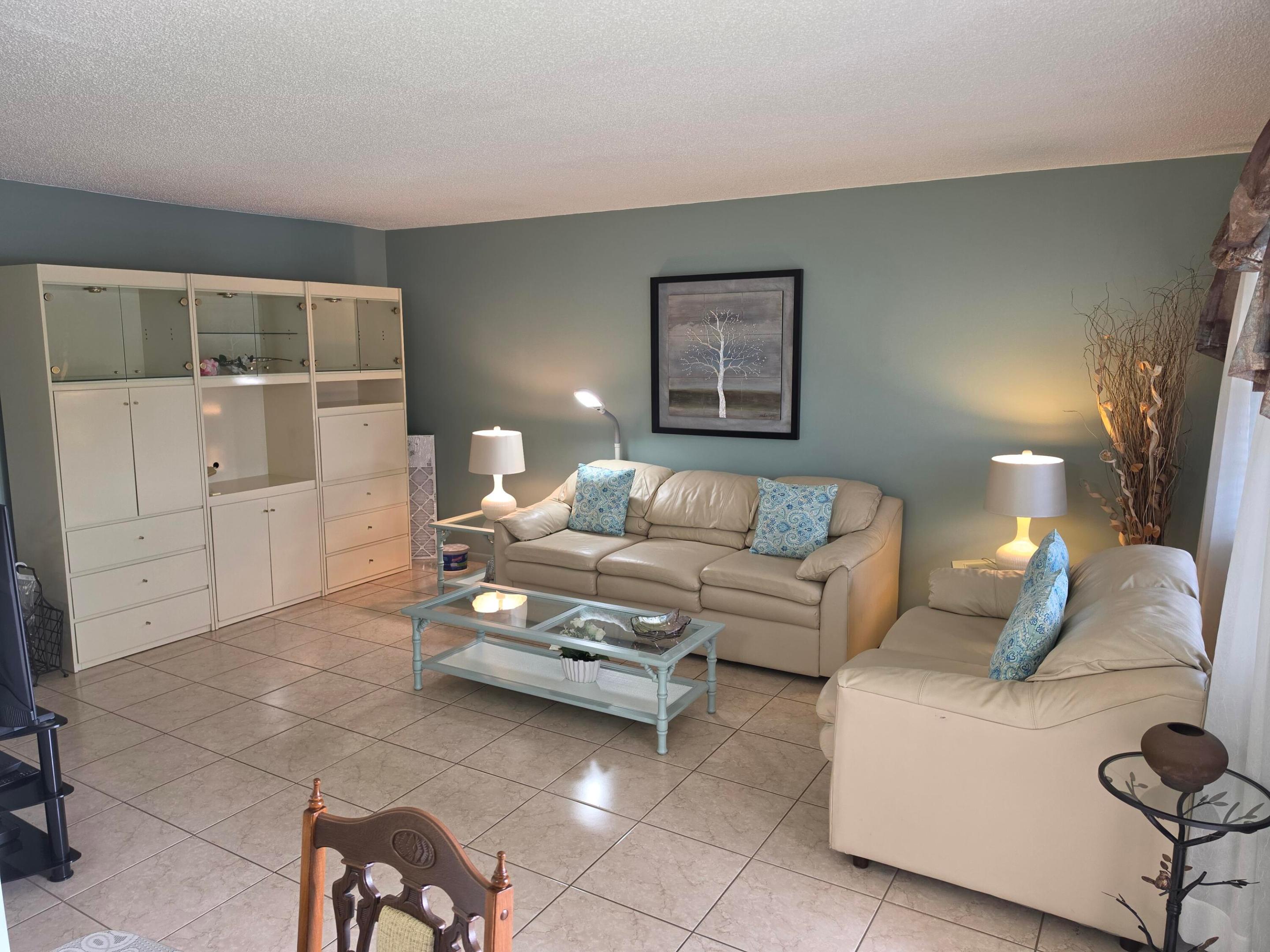 15 Markham A Property Photo 5