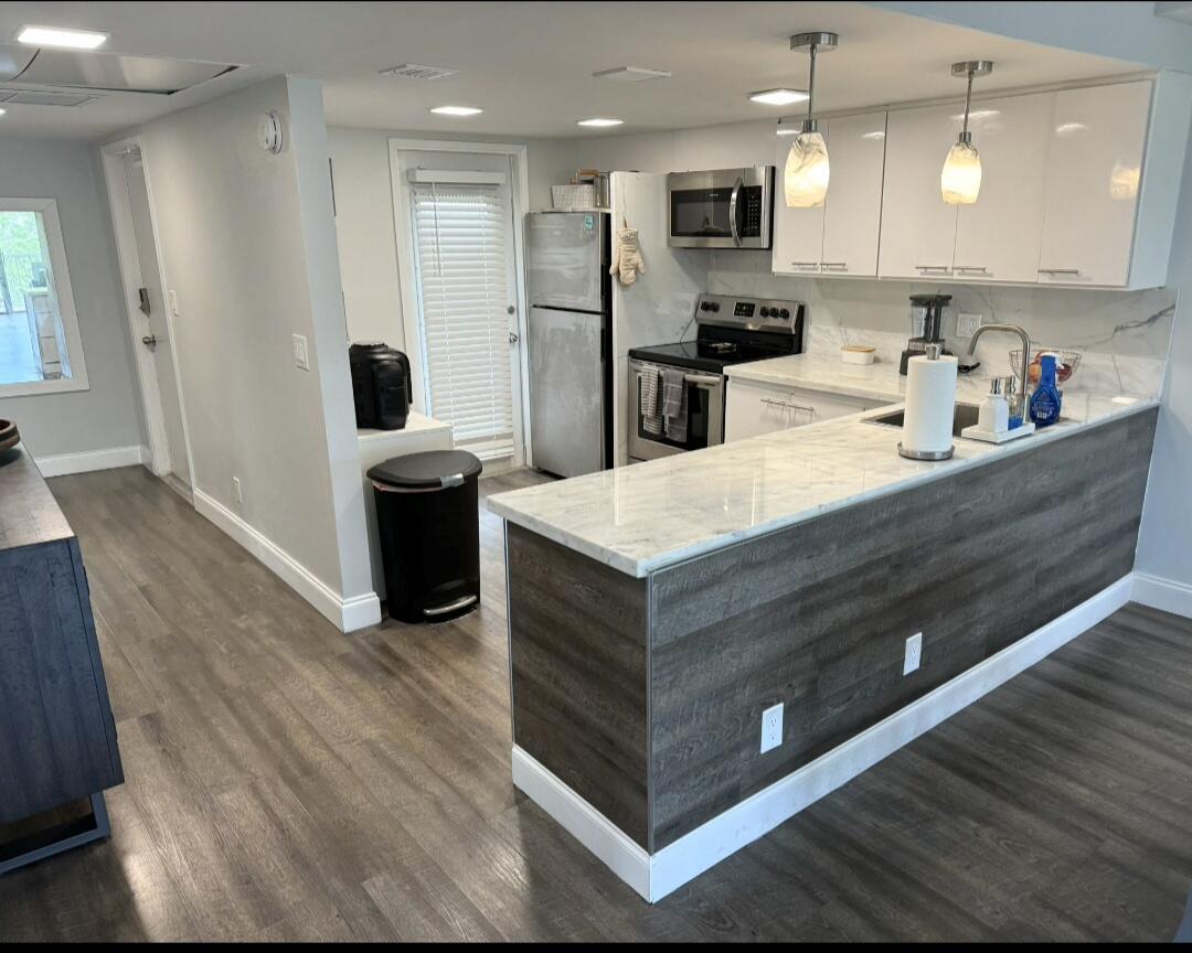 3090 N Course Drive Apt 601 Property Photo 1