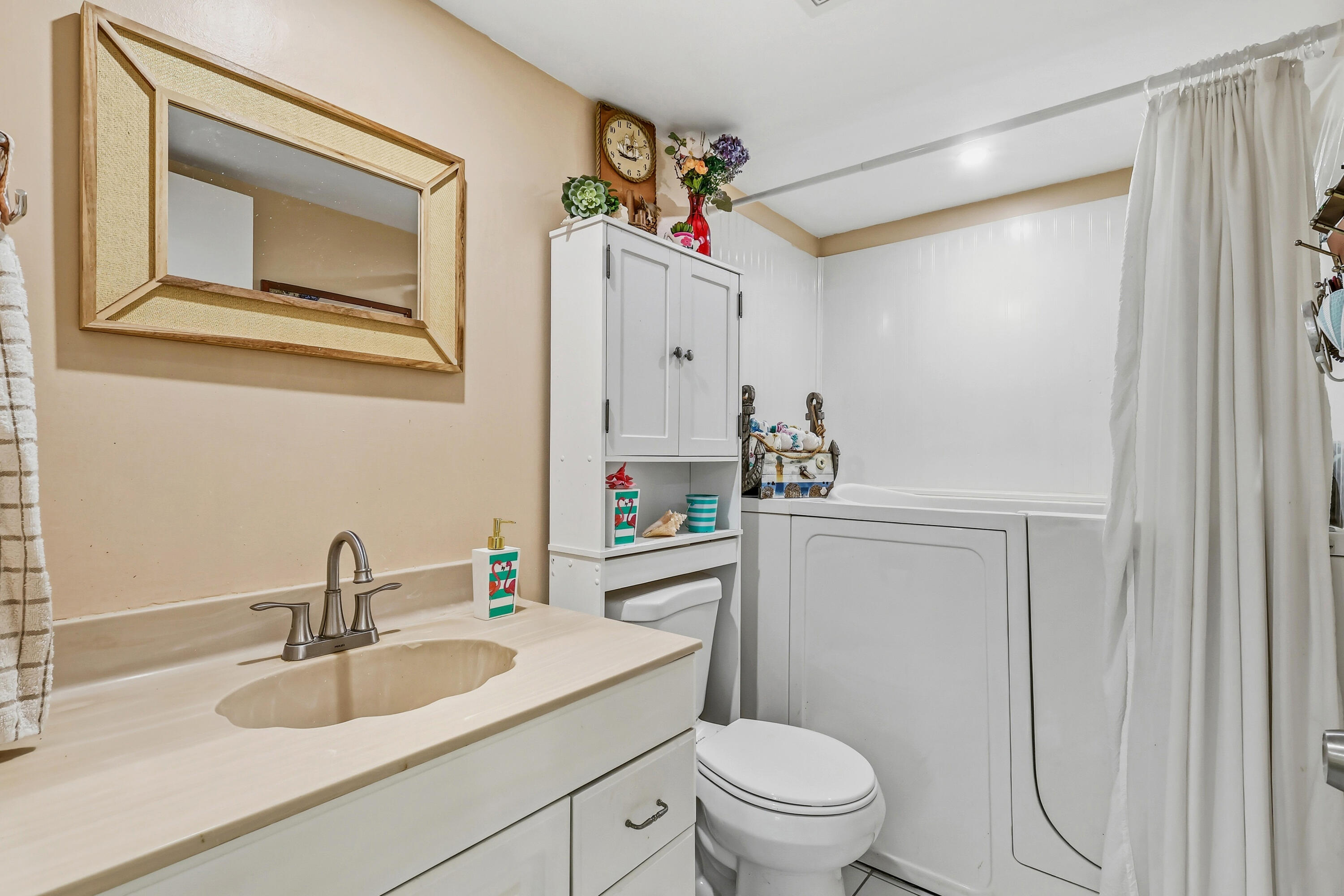 215 Lake Carol Drive Property Photo 8