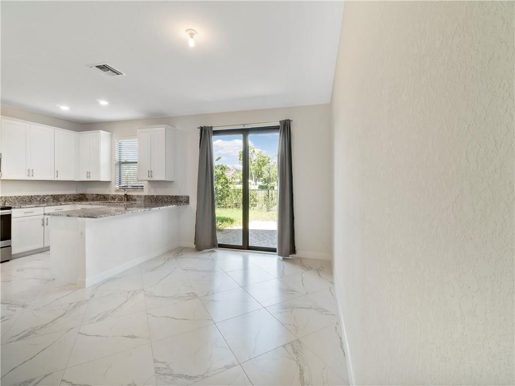 13056 Anthorne Lane 113 Property Photo 18